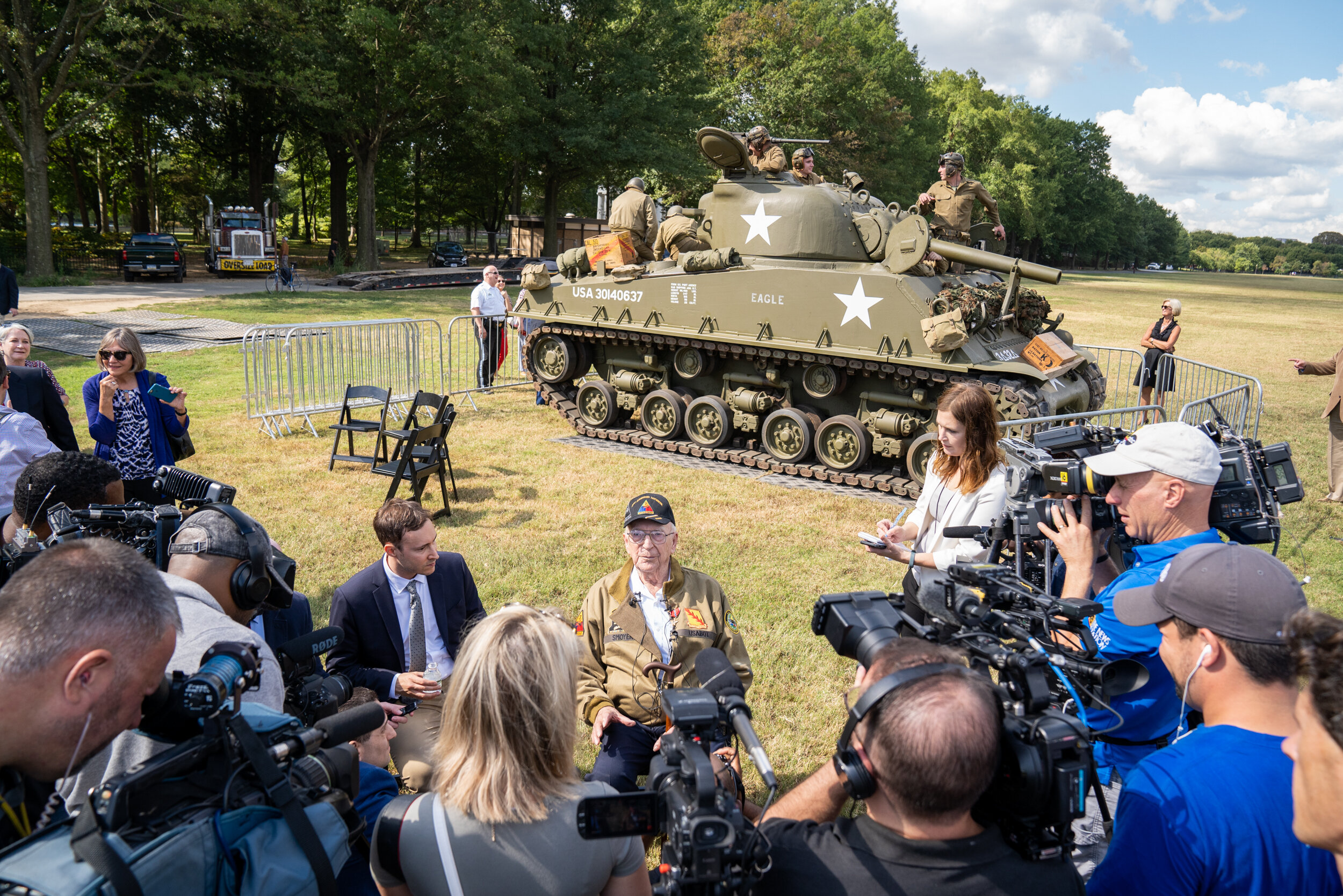 Editorial Eric Kruszewski photographs World War II veterans in Washington, D.C. for The American Legion.