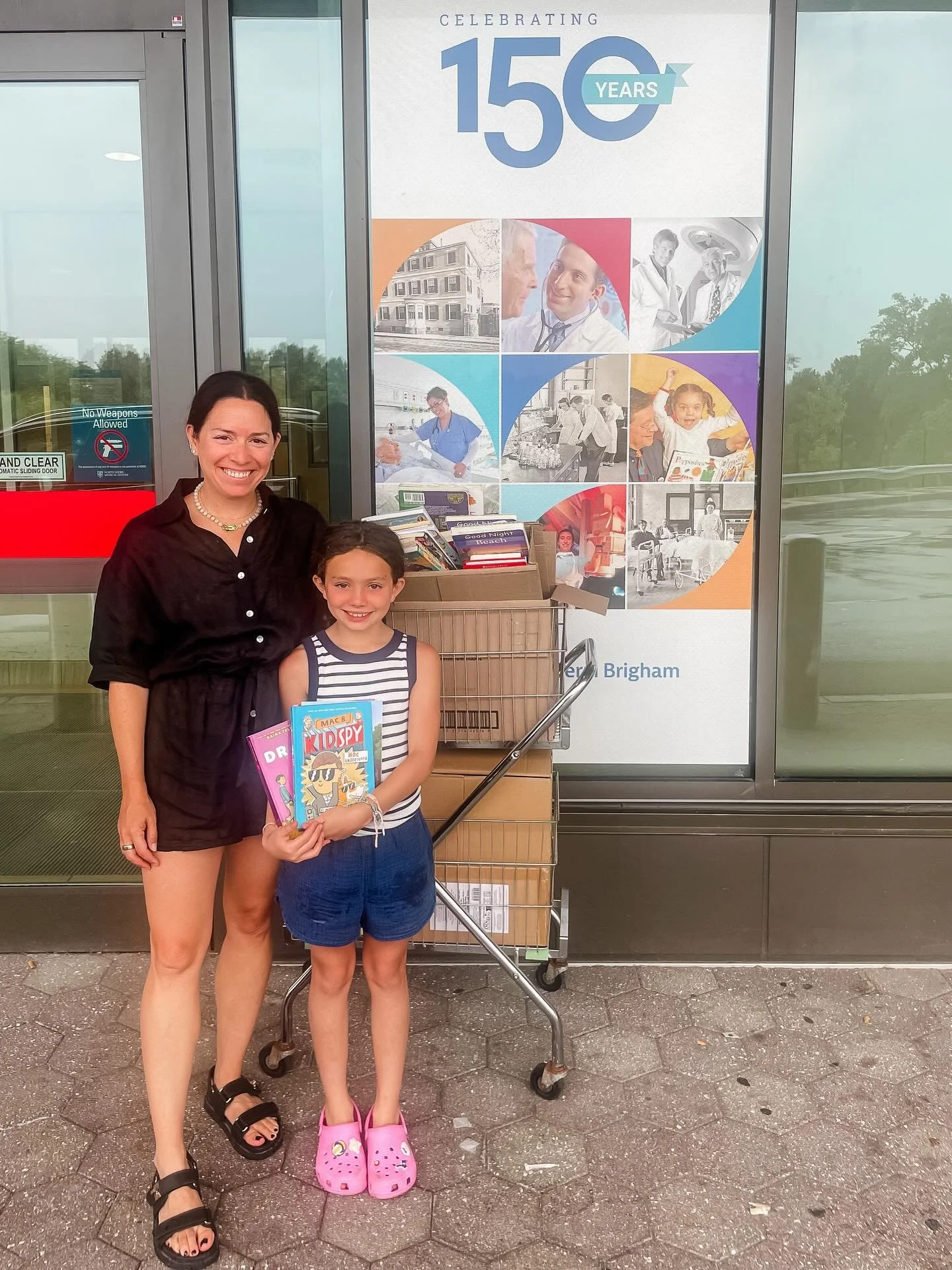We&rsquo;re interrupting our summer hiatus to share some good news: we recently donated over 150 children&rsquo;s books to the @salemhospital Pediatric ED &mdash; and @staceykraft1 &amp; co did all the heavy lifting! 📚💪

Our goal is to keep the ED 