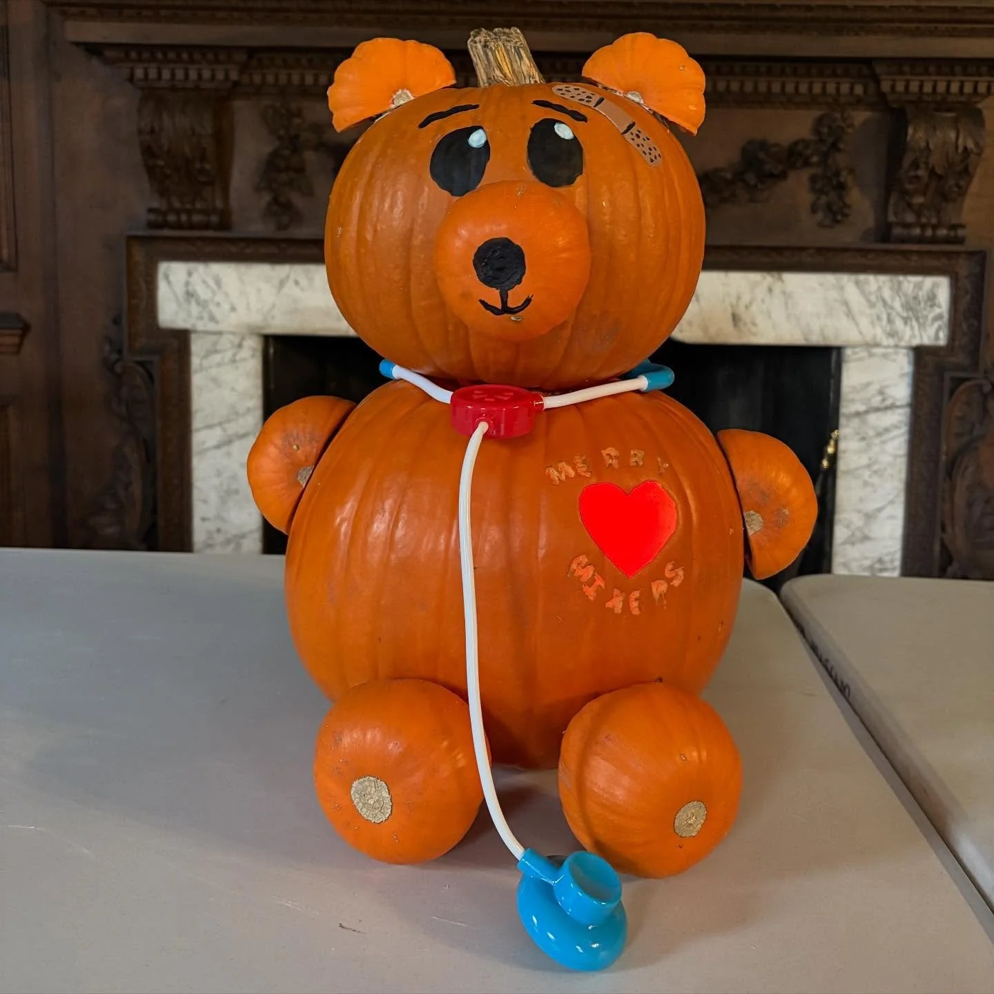 Happy Halloween! 

Did you catch our pumpkin at the @marbleheadfamilyfund illumination tonight? 🧸🐻❤️ We payed tribute to our old mascot&mdash;the teddy bear! 

We can bear-ly believe the holiday season is right around the corner. Use our @minted co