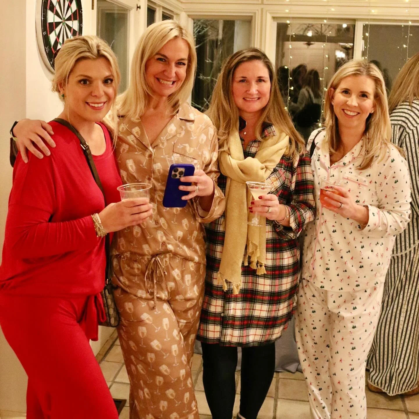 At the annual @mhdmomscoop cookie swap we ate, drank, and shopped @the.unpair with the most incredible hostess @barimichelledesign curating the vibes. 

We couldn&rsquo;t have asked for a more cozy night raising money for @salemhospital pediatrics ❤️