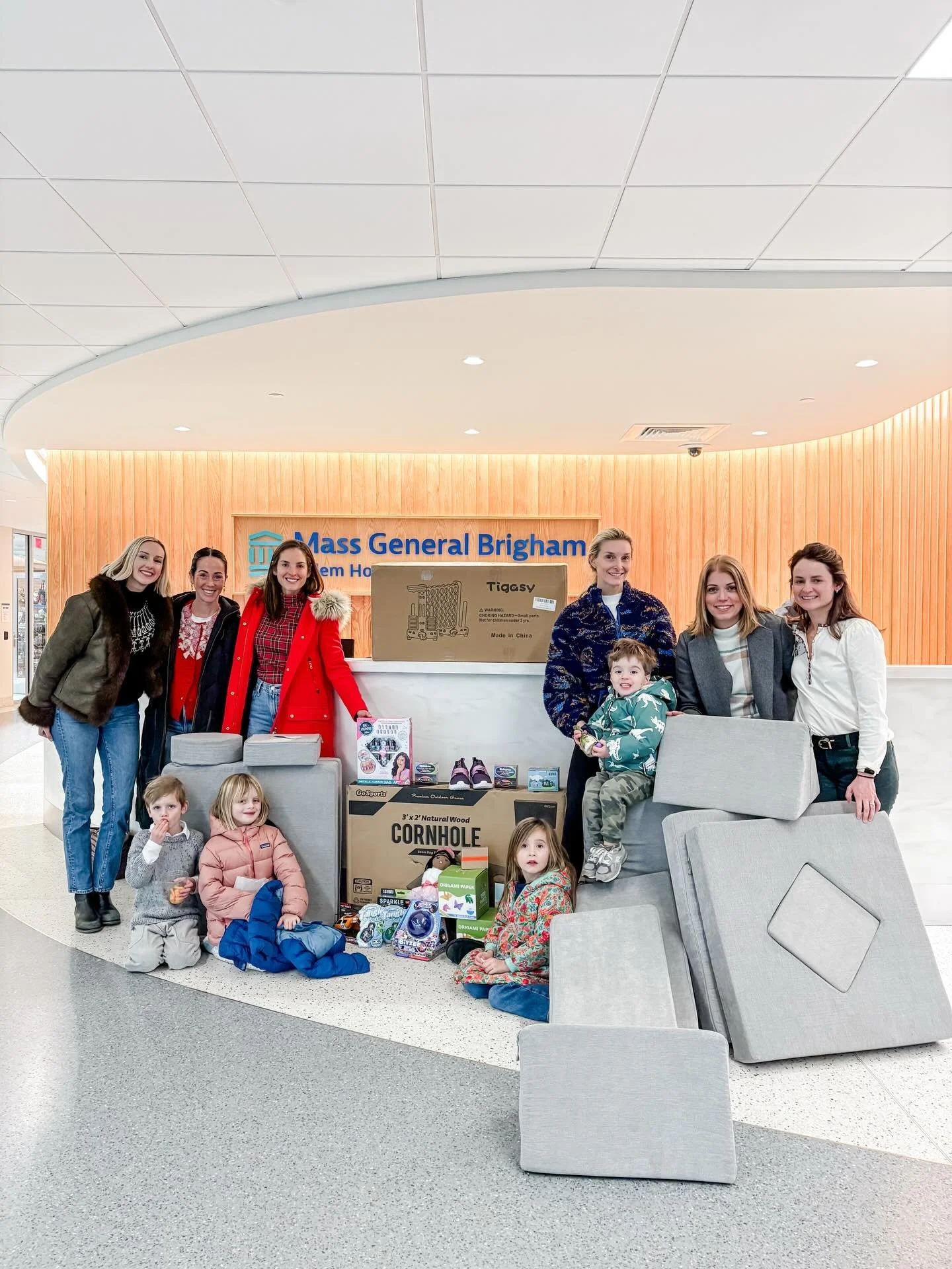 Thanks to the incredible generosity of our community, we cleared the @salemhospital Pediatric Psych department&rsquo;s entire wishlist and delivered some much-deserved holiday cheer just in time for Christmas (with some adorable little helpers!) 🎁❤️