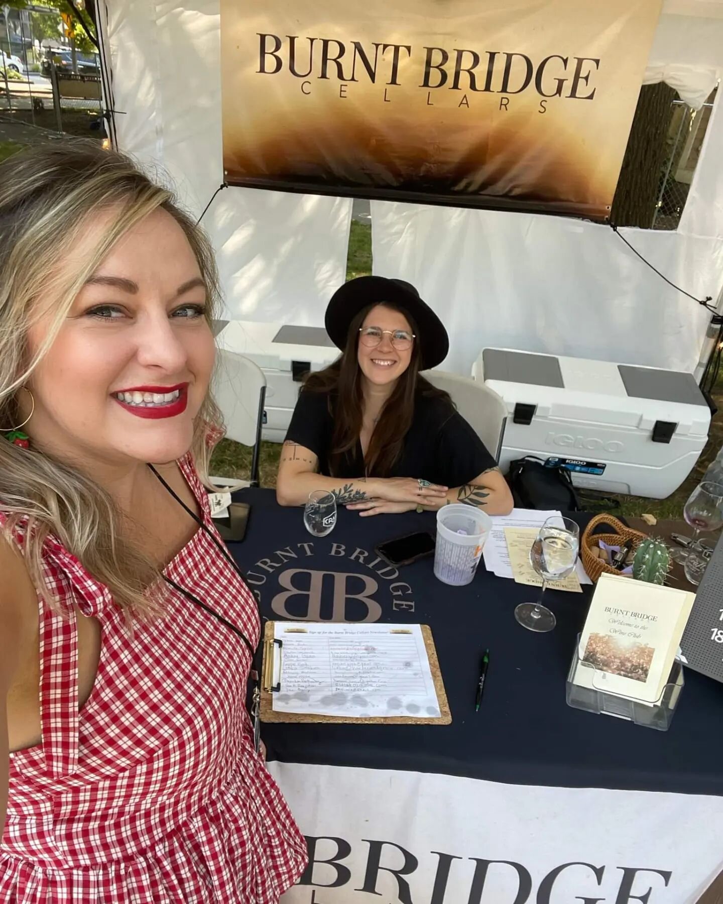 Last day try our delicious Chardonnay at the @thecraftwinefest 🍷🥂

#sundayfunday #chardonnayallday #burntbridgecellars #downtownvancouver