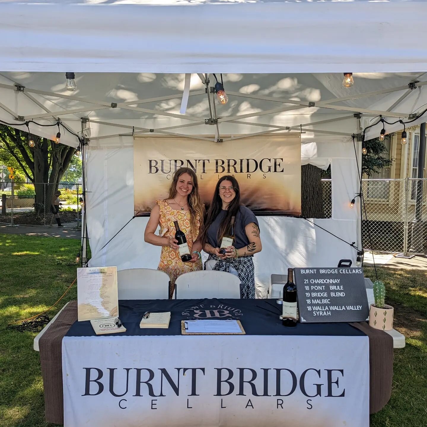 It's hot today, but our spot is in the shade! Join us down at Esther Short Park today 5-10pm, tomorrow 12-10pm and Friday 12-5pm for the @thecraftwinefest 🍷

There are misters throughout the park to keep you cool, free water to keep you hydrated and