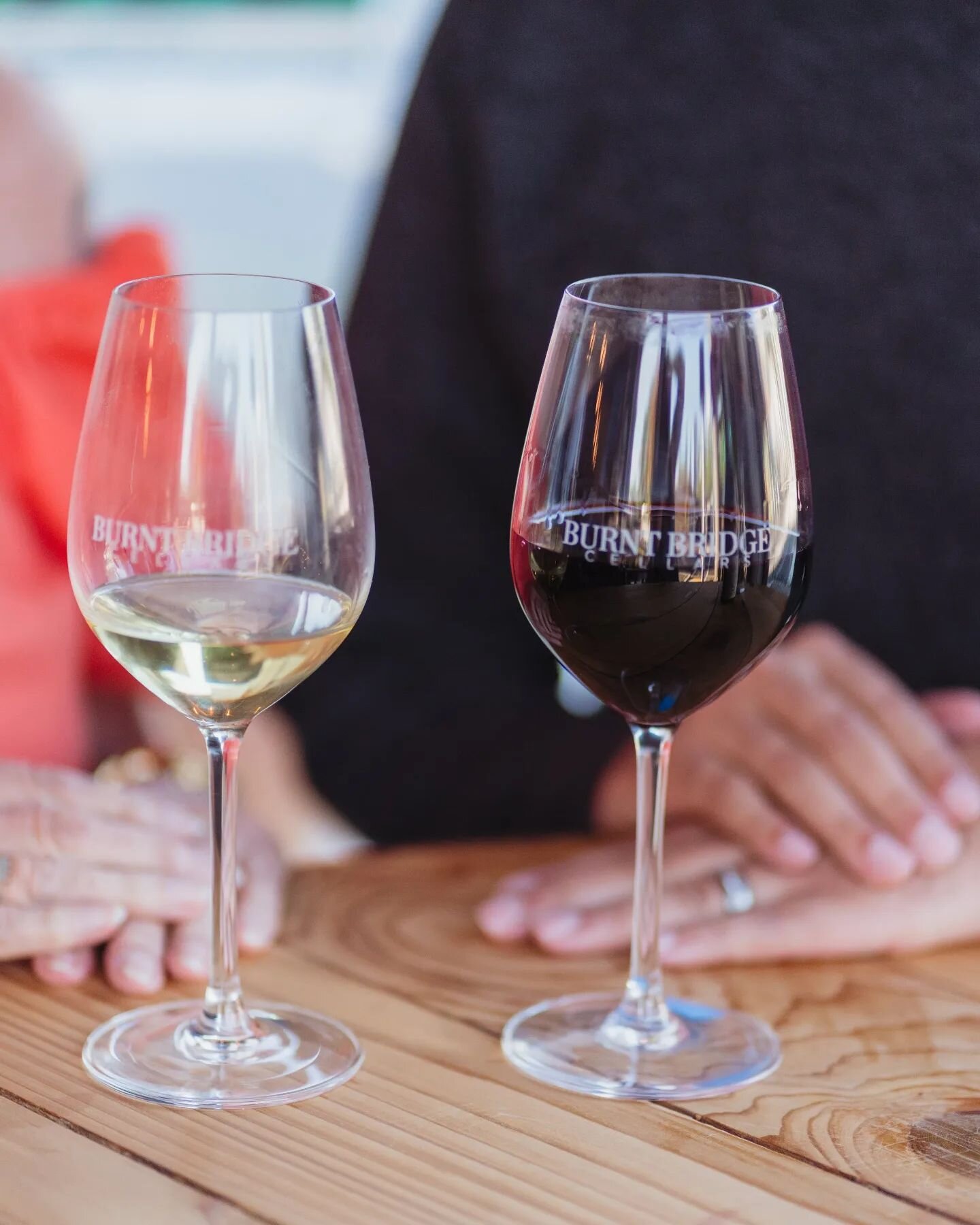 Join us for a glass or two tonight at the winery! We have 5 wines on our rotating flight or you can choose one of our wines on tap for a glass pour! Our favorite is the new Red Mountain Cabernet Sauvignon 🤩