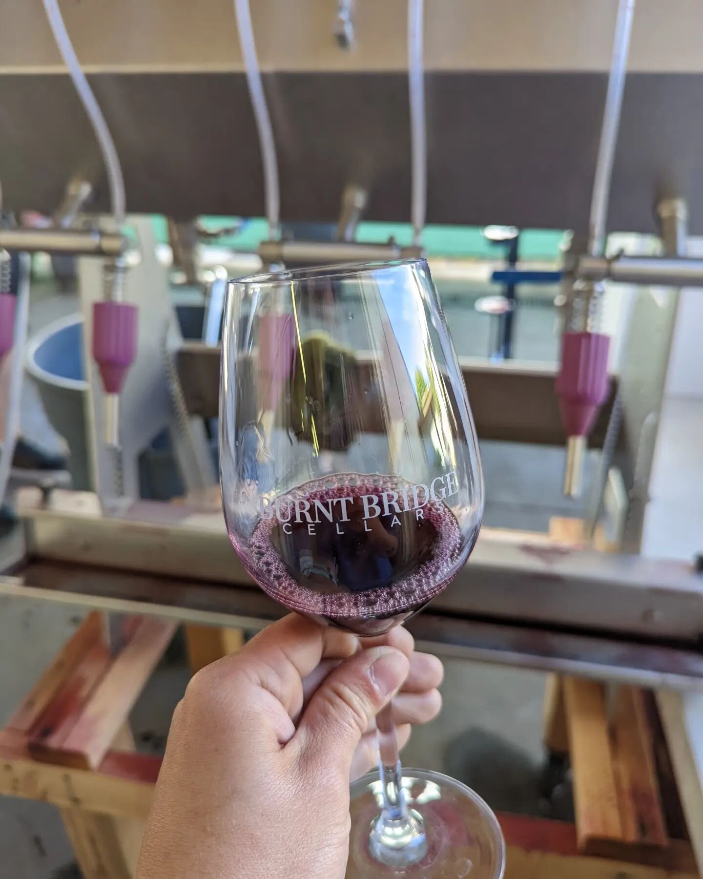 Finished our bottling season today with our 2020 Vantuscan 🍷🤤