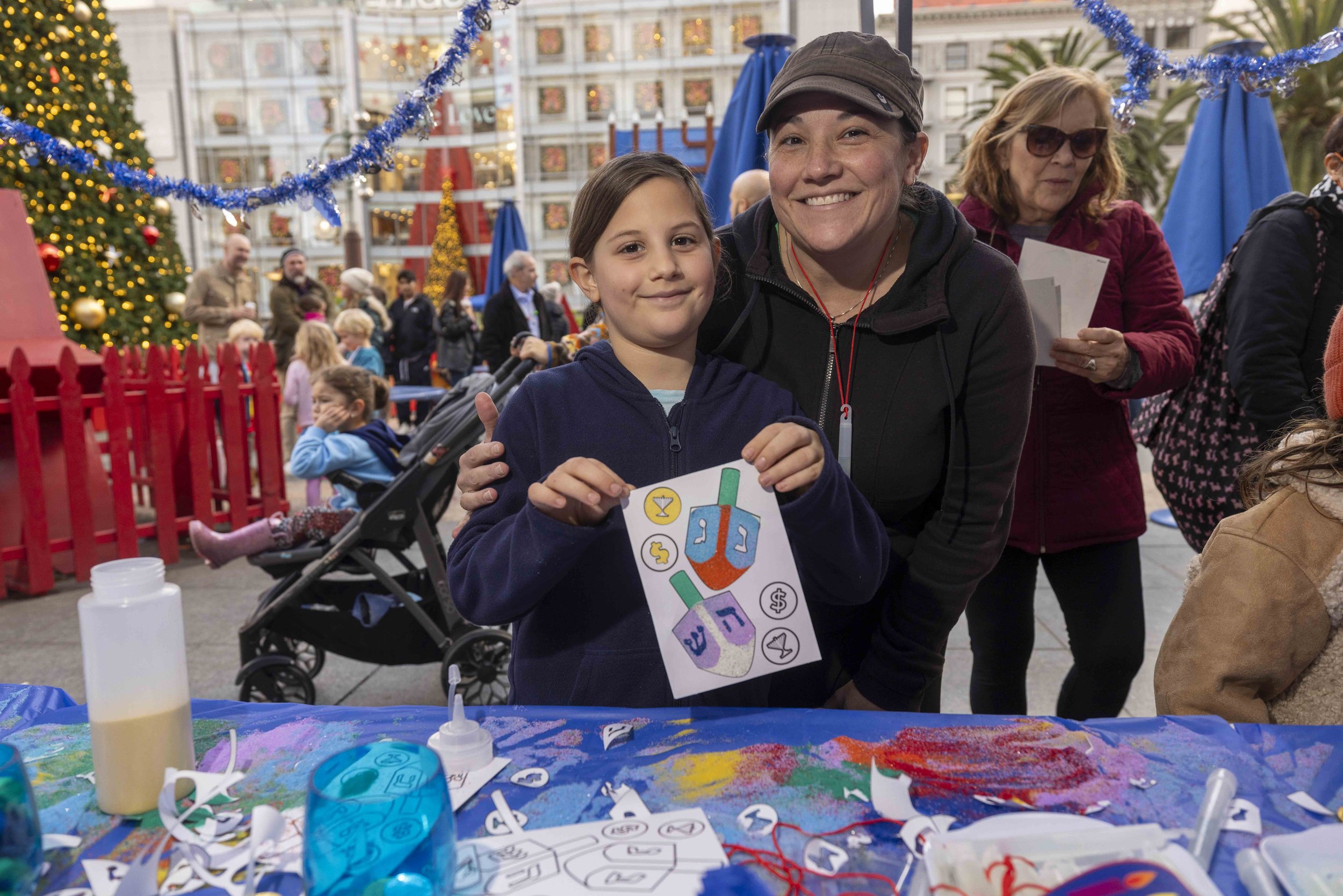 1382-BillGrahamMenorah-241229.jpg