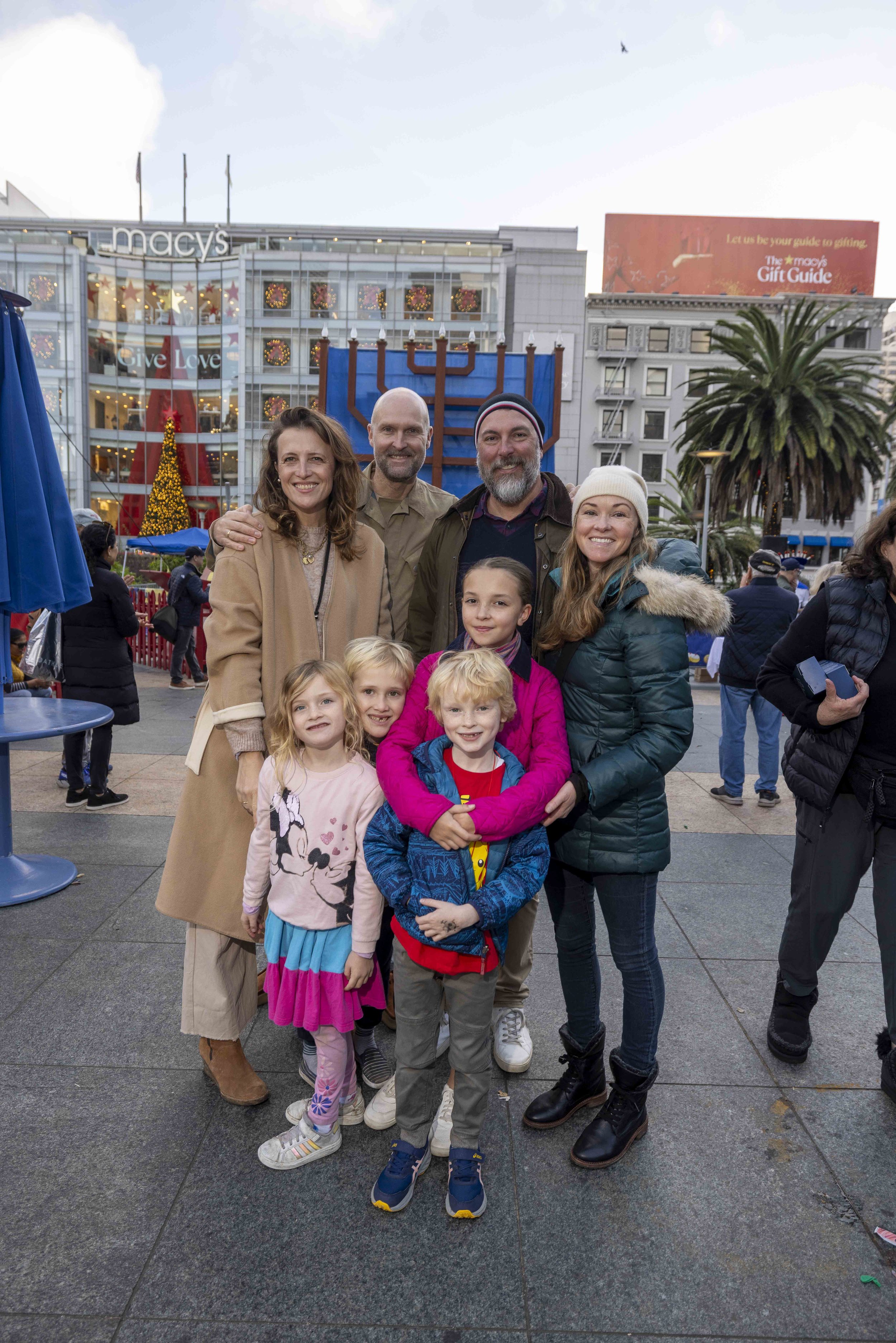 1400-BillGrahamMenorah-241229.jpg