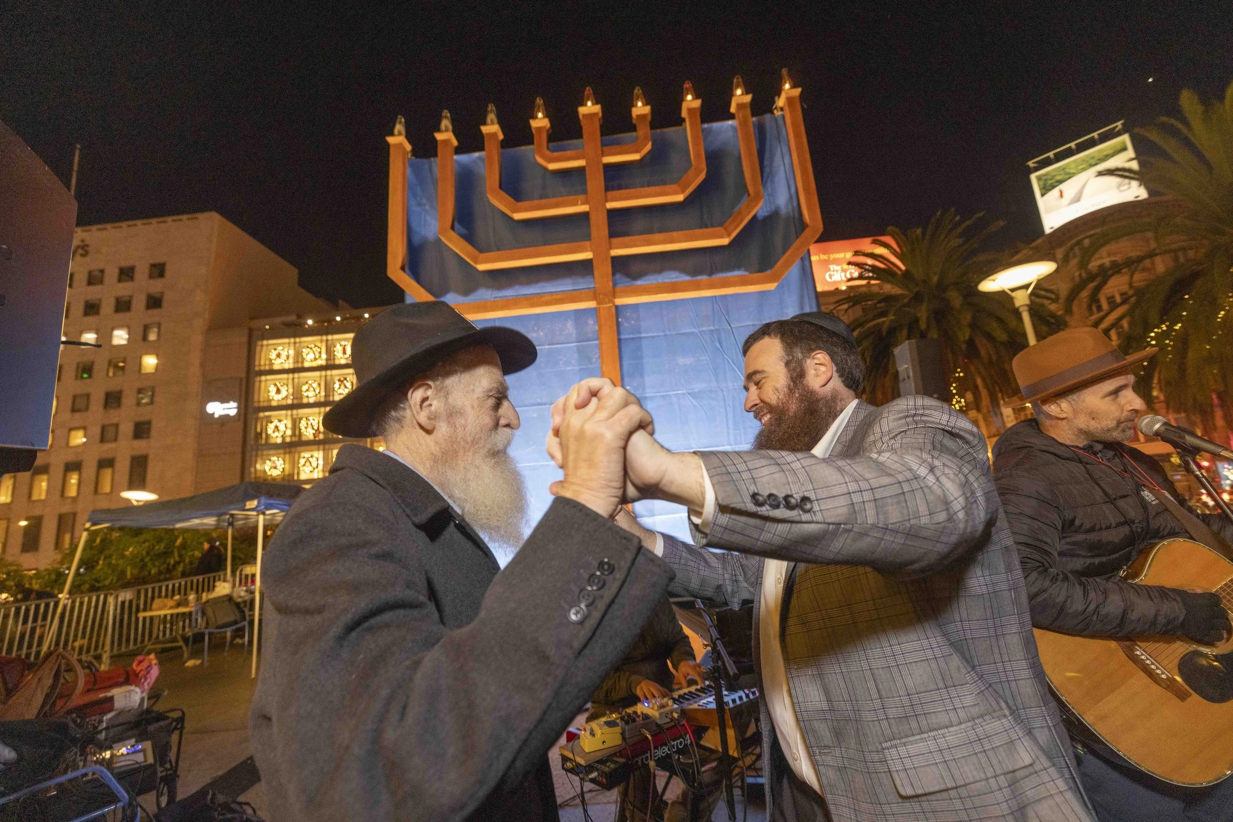 2226-BillGrahamMenorah-241229.jpg