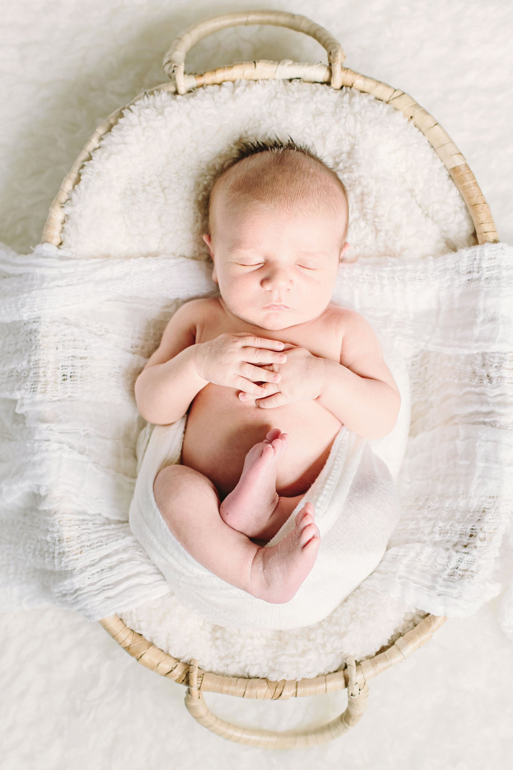 Cassie Schott Photography_Algonquin Newborn Photographer_In home session_3.jpg