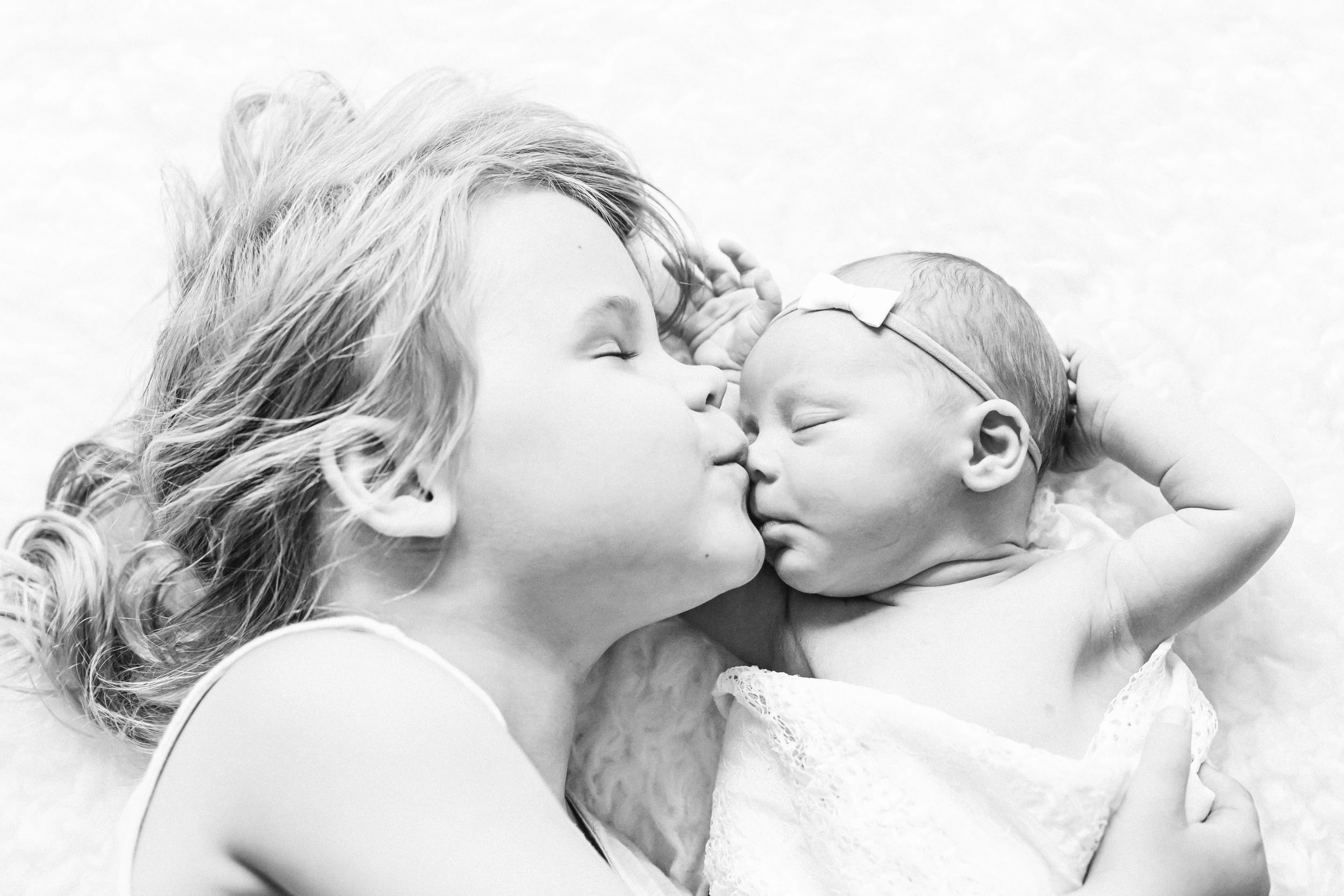 Crystal Lake Illinois Newborn Photographer_ Cassie Schott Photography_4.jpg