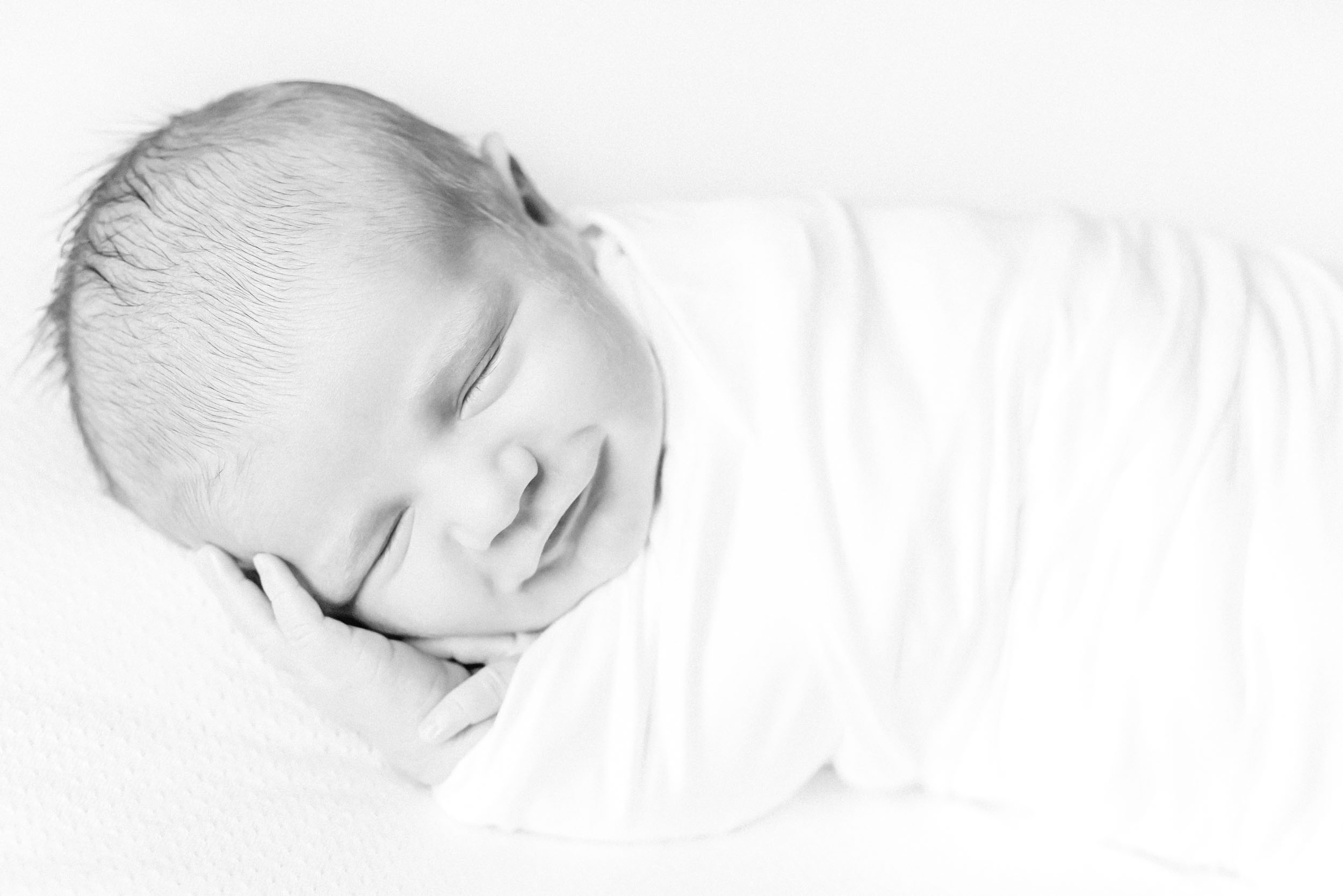 Algonquin Illinois Newborn Photographer_Cassie Schott Photography_In Home Newborn Session_3.jpg