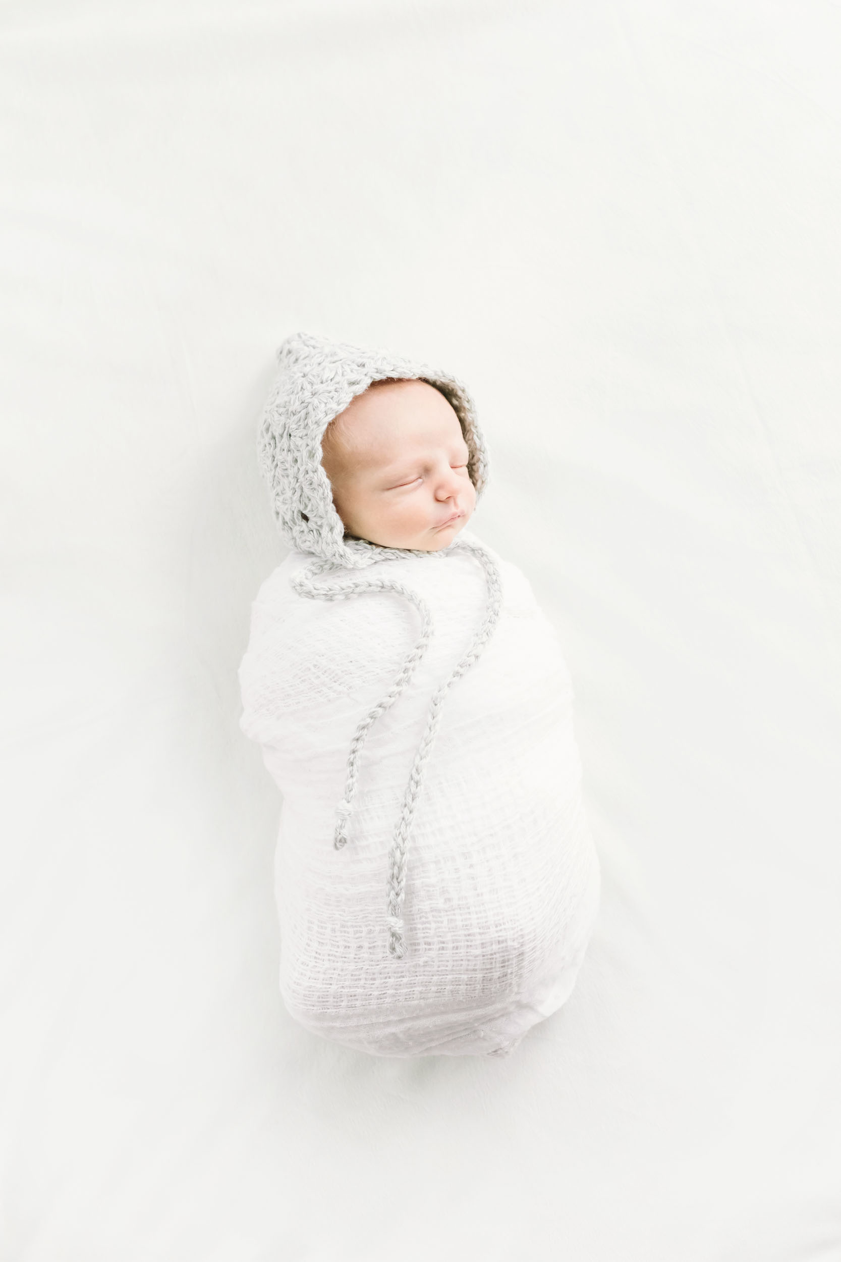 Geneva Illinois Newborn Photographer_Cassie Schott Photography_In Home Session_2.jpg