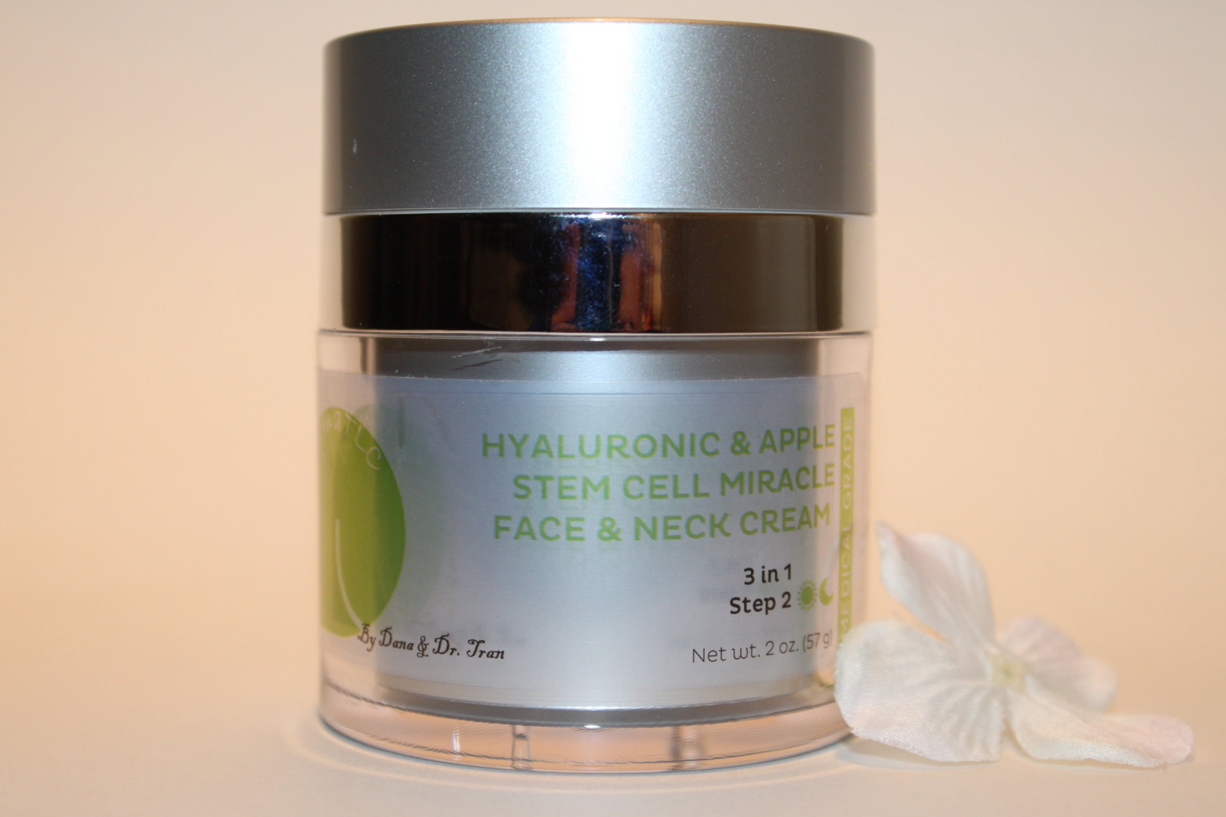 Hyaluronic and Apple Stem Cell Face and Neck Cream