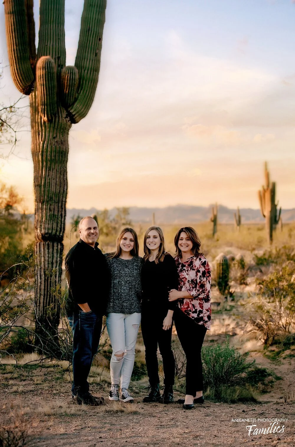 Best family pictures in Phoenix near me by Anjeanette Photography places to take vacation portraits number 1 mom gift photos in Arizona