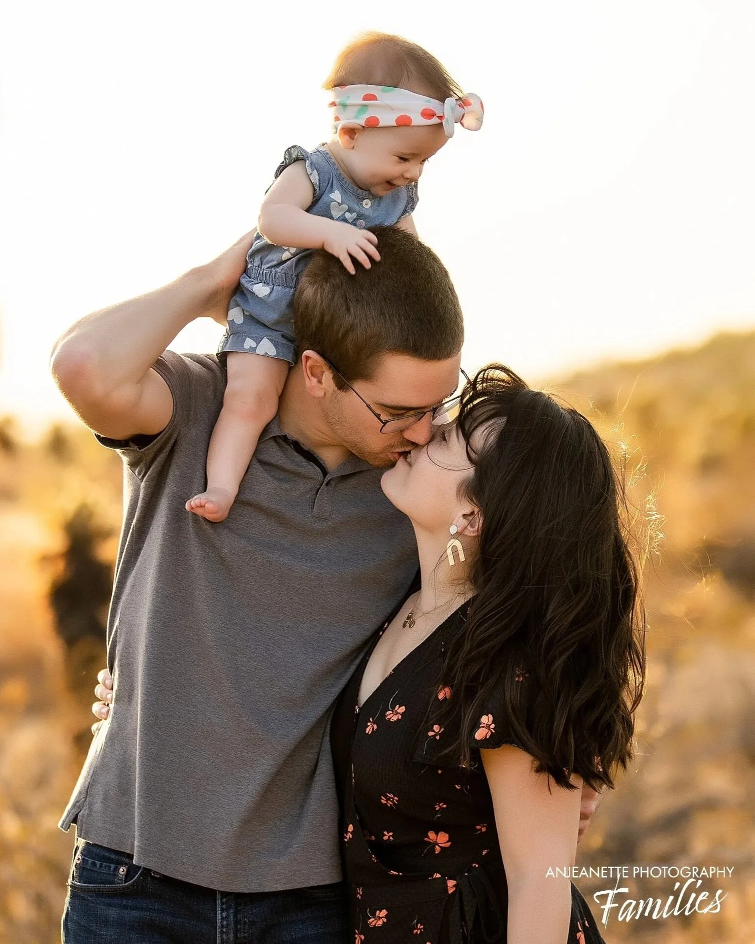 Best family pictures in Phoenix near me by Anjeanette Photography places to take vacation portraits number 1 mom gift photos in Arizona
