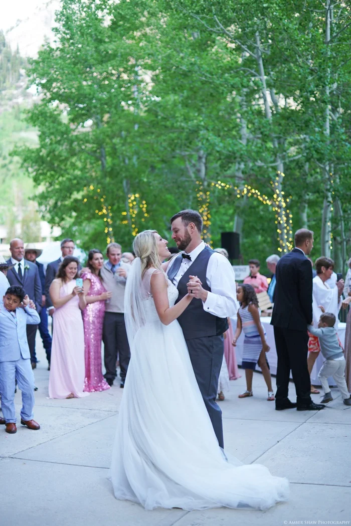 Snowbird_Cliff_Lodge_Wedding_Utah_Photographer_0103.jpg