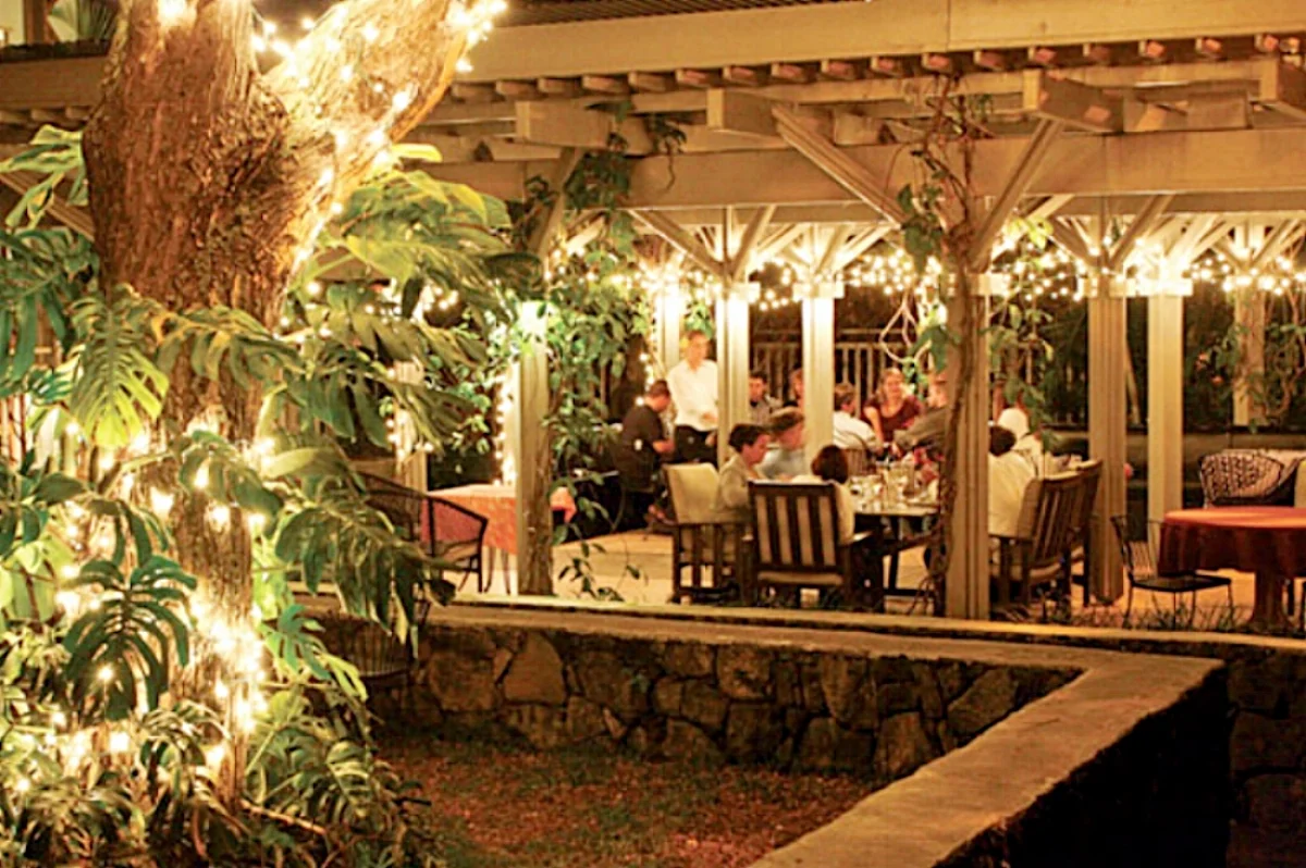 2017 holuakoa restaurant festival of lights.jpg