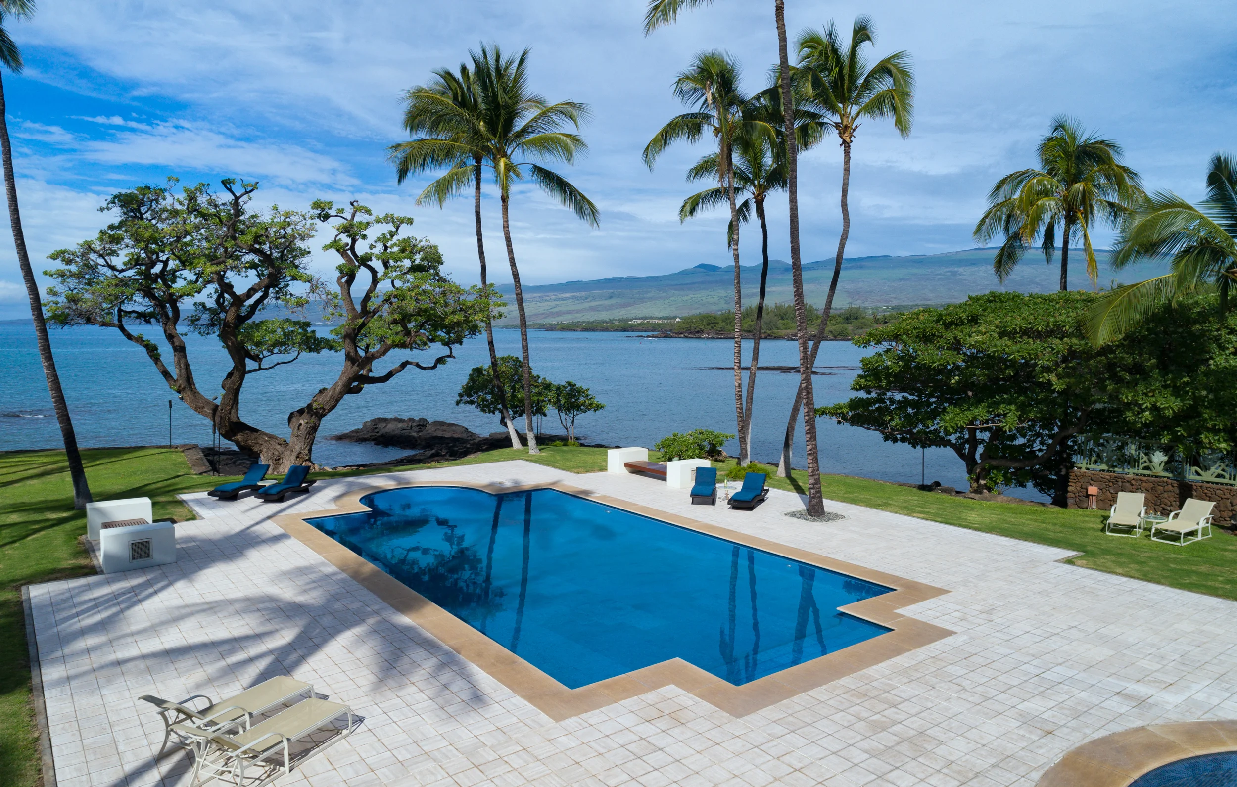Private oceanfront luxury estate in Puako on Hawaii Island’s gorgeous Kohala Coast.