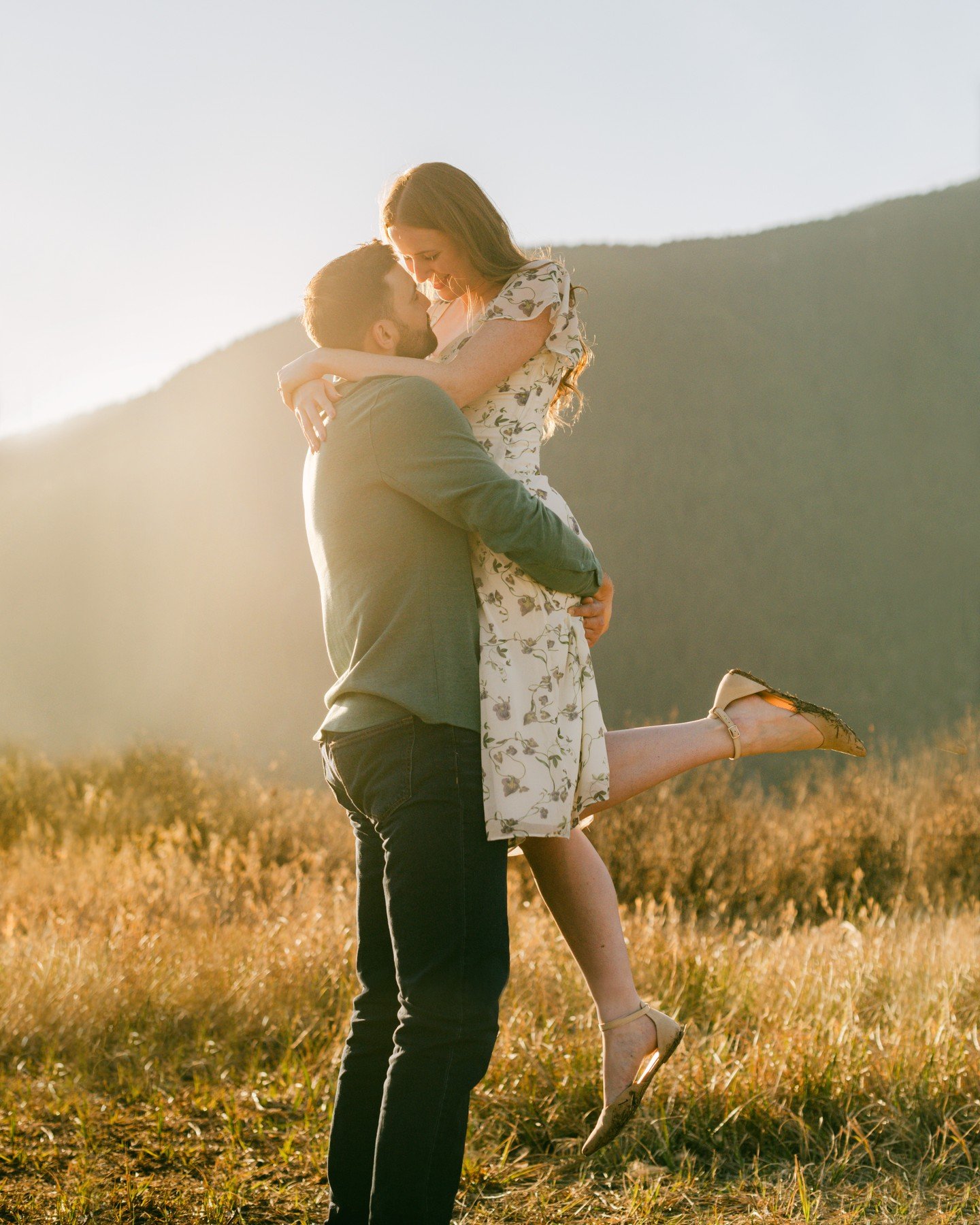 The last ray of sunshine and my favourite moment from Jillian and Nick's engagement shoot. 

So excited with how this whole set turned out, I will definitely be sharing more soon! 😍

#yayloveweddingphotography
#vancouverweddingphotographer