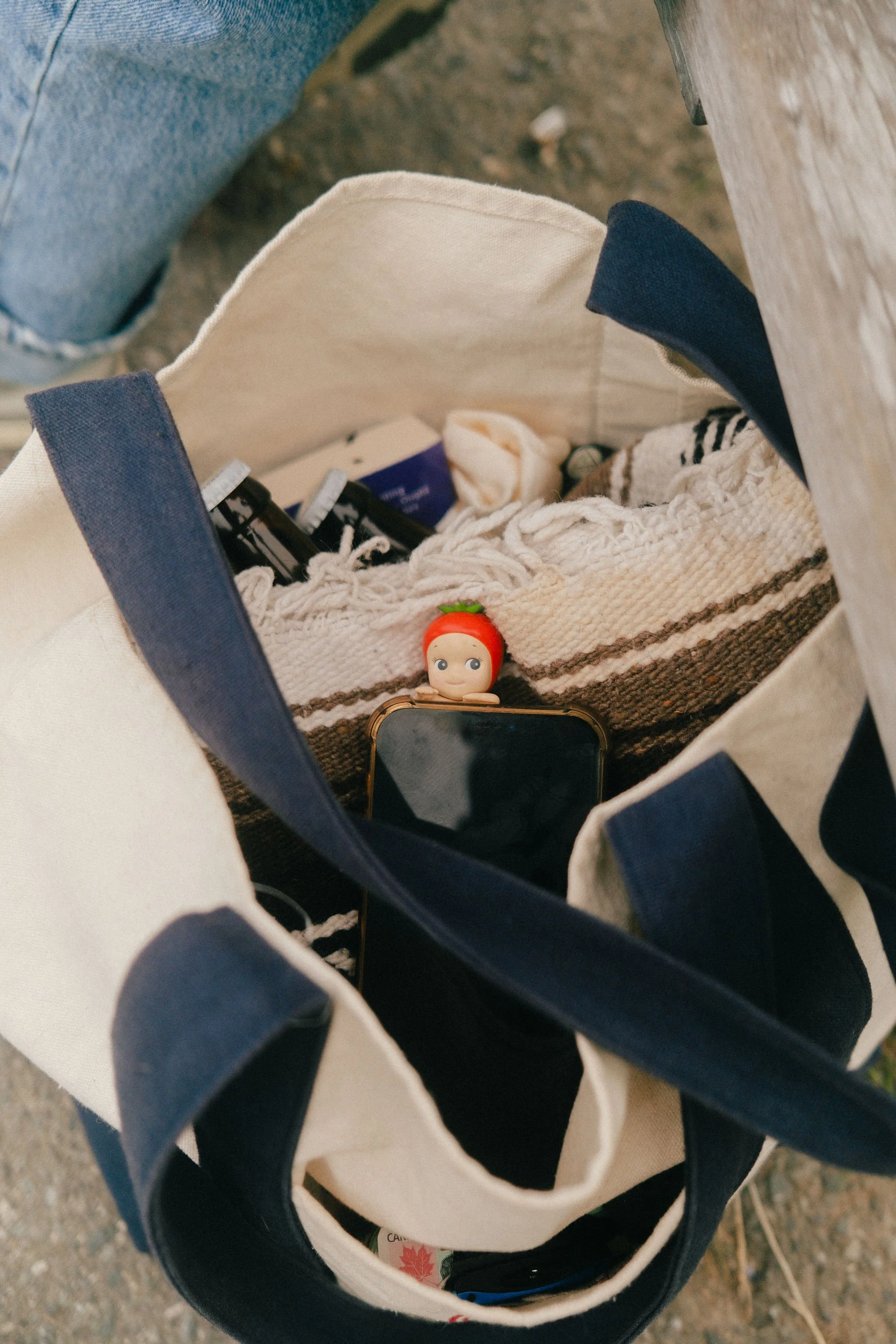 YAYLOVE_WEDDING_PHOTOGRAPHY_Kyanna_Charles_Engagement_English_Bay_Vancouver_2025-12.jpg