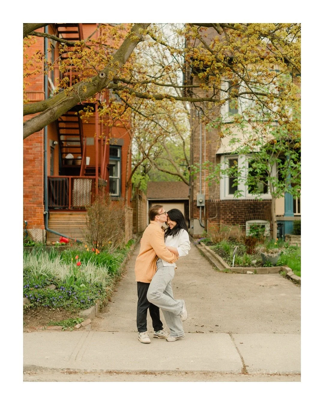 It&rsquo;s wedding day for Skylar and Erik! See y&rsquo;all soon! 🫡🫰🫶 
Photos from their engagement shoot earlier this year on a walk around the Annex in Toronto. 👌

#vancouverweddingphotographer
#torontoweddingphotographer
#yayloveweddingphotogr