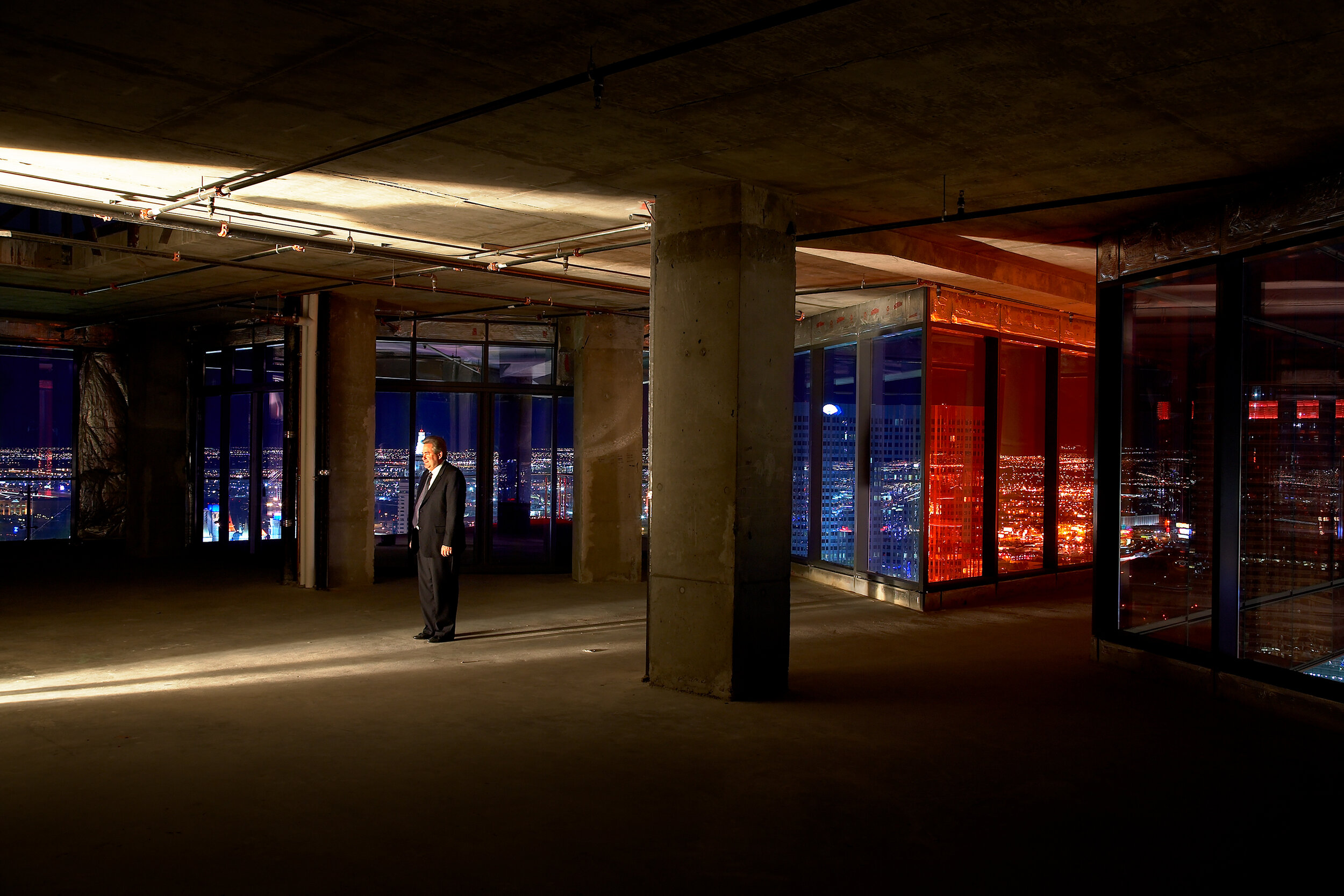 THE-AGENT-LAS-VEGAS-CITY-CREATIVE-PORTRAIT-WHIMSICAL--©-JONATHAN-R.-BECKERMAN-PHOTOGRAPHY.jpg