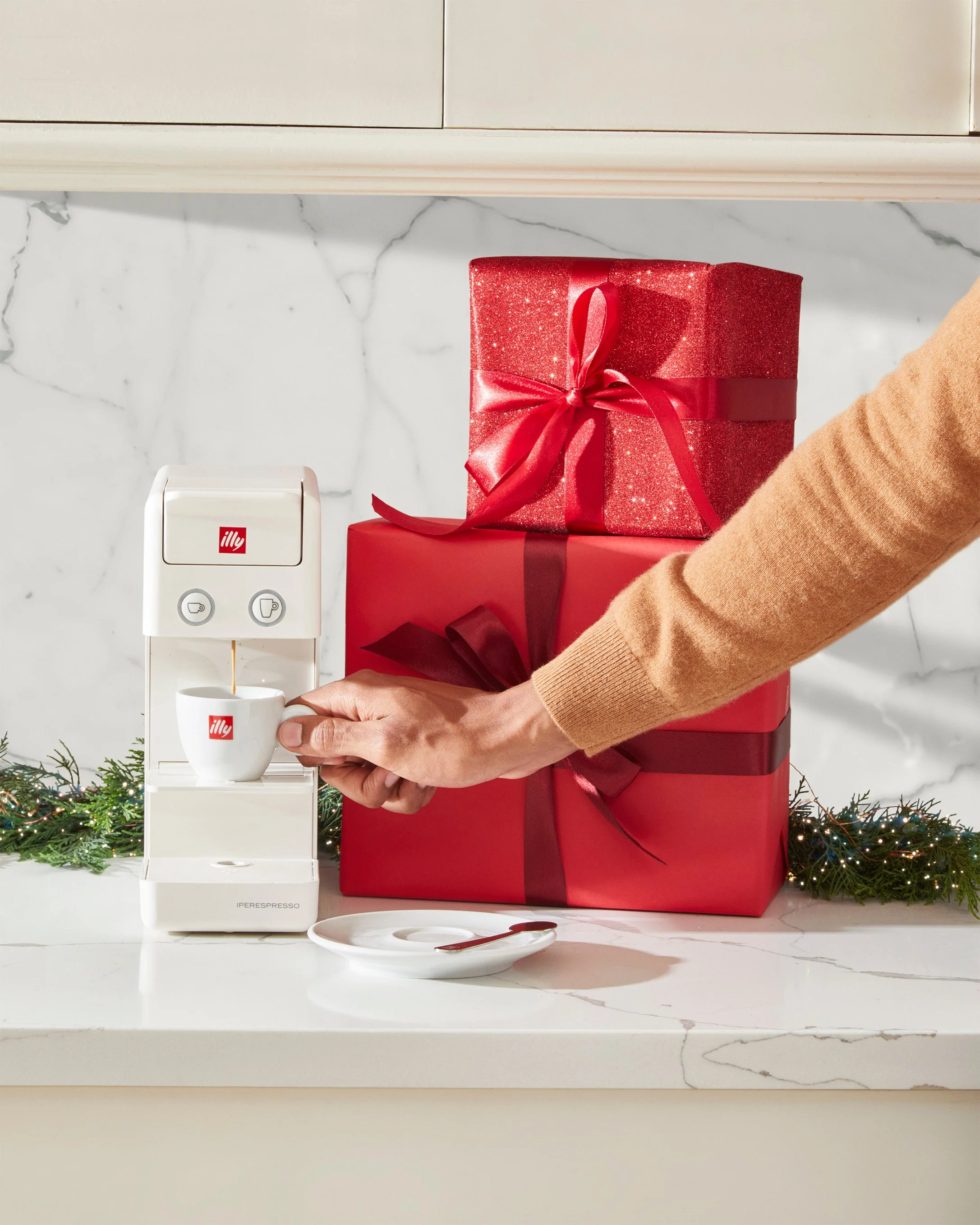 071921_CG_Illy_HolidayGifting_∩┐╝10481_04.jpg