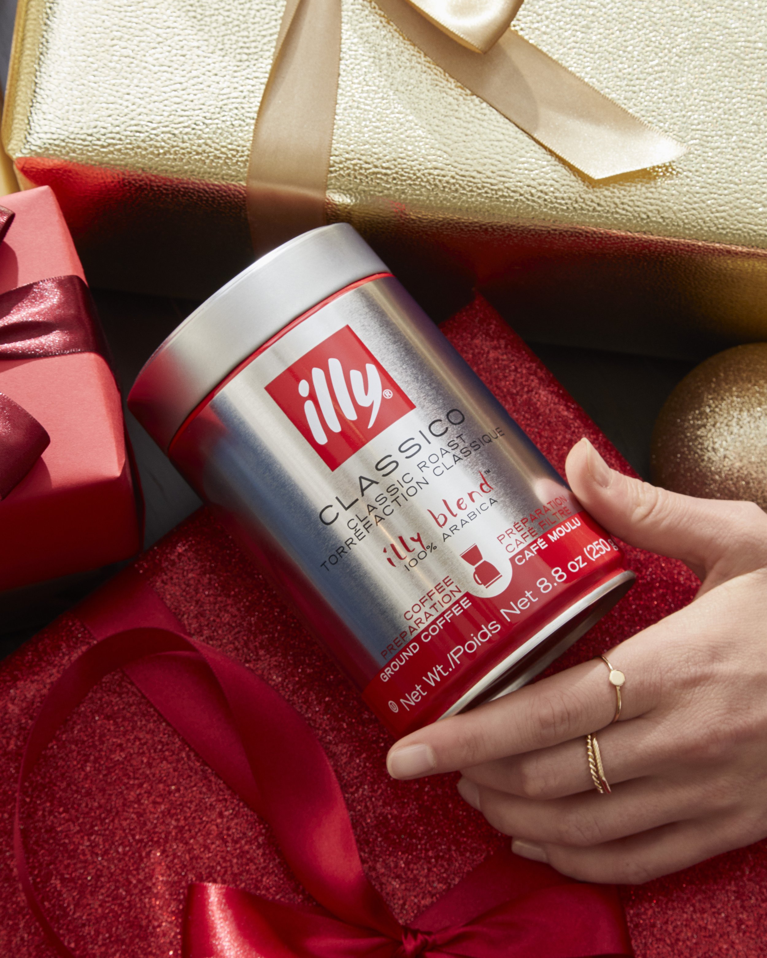 071921_CG_Illy_HolidayGifting_∩┐╝10330_02.jpg