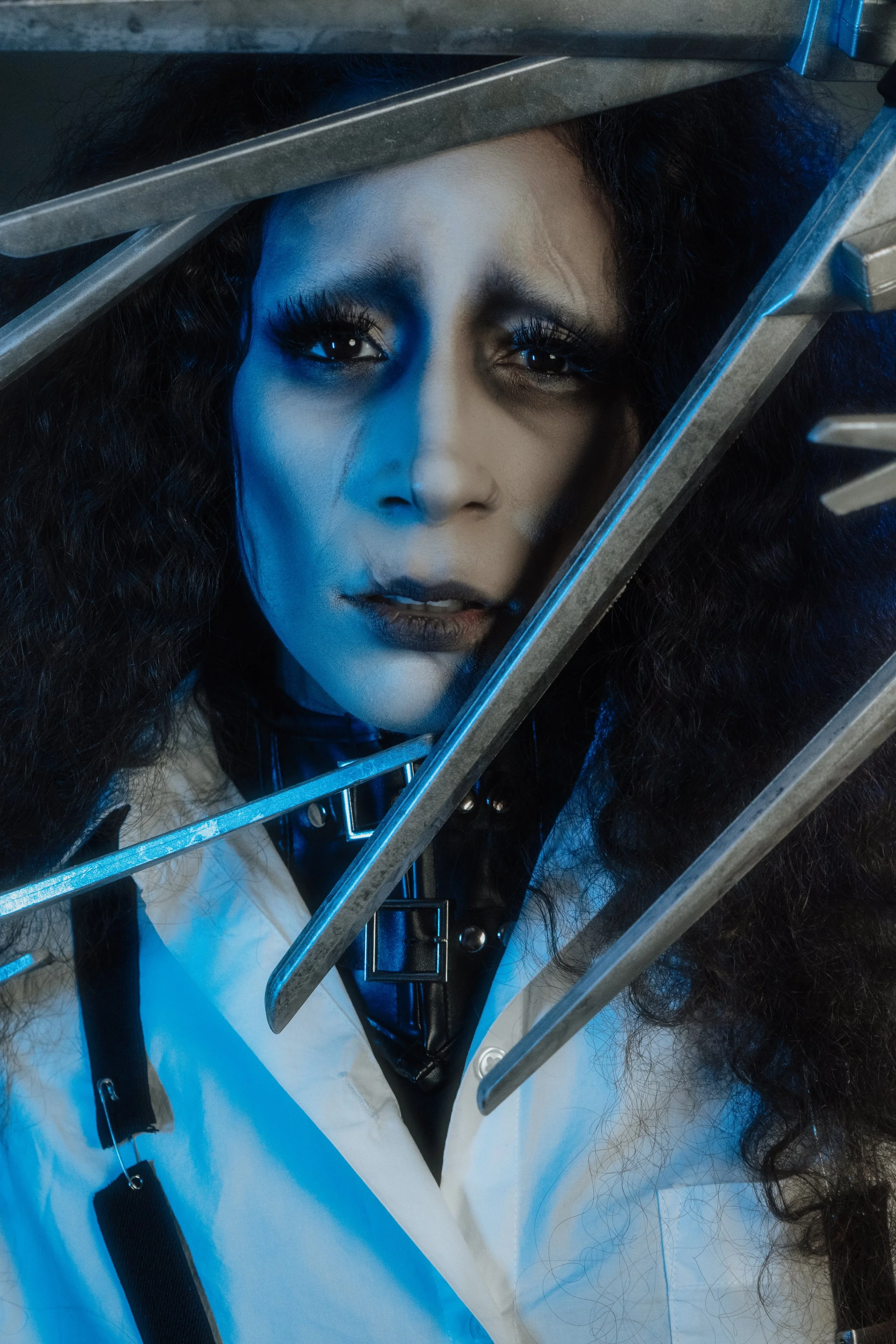 MAK-SCISSORHANDS-12.jpg