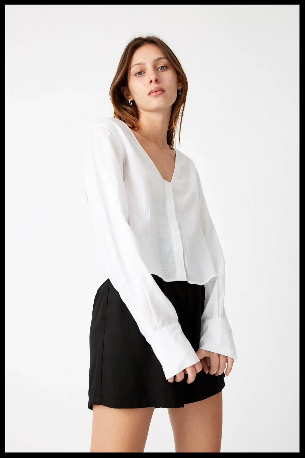Concelled V-Neck Shirt white 2..jpg