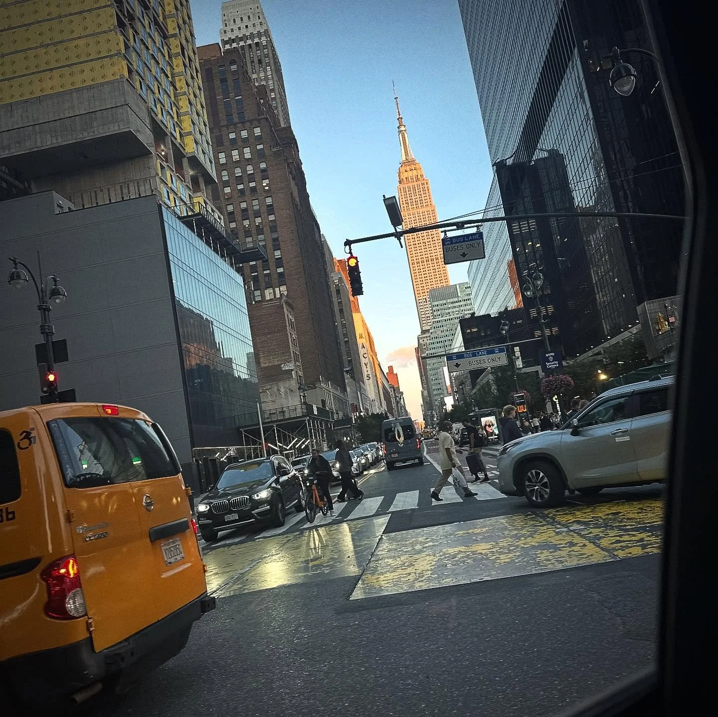 Back in New York Photo Dump 2

🎶NYC! THREE BUCKS, TWO BAGS, ONE ME🎶
Alright, Craig, we get it.
Wander through Washington Heights.
Sharing the smallest hotel room.
Pretty bird!
Third wheel on the pedicab.
Kazoo parade.
More pedicab adventures.
Party