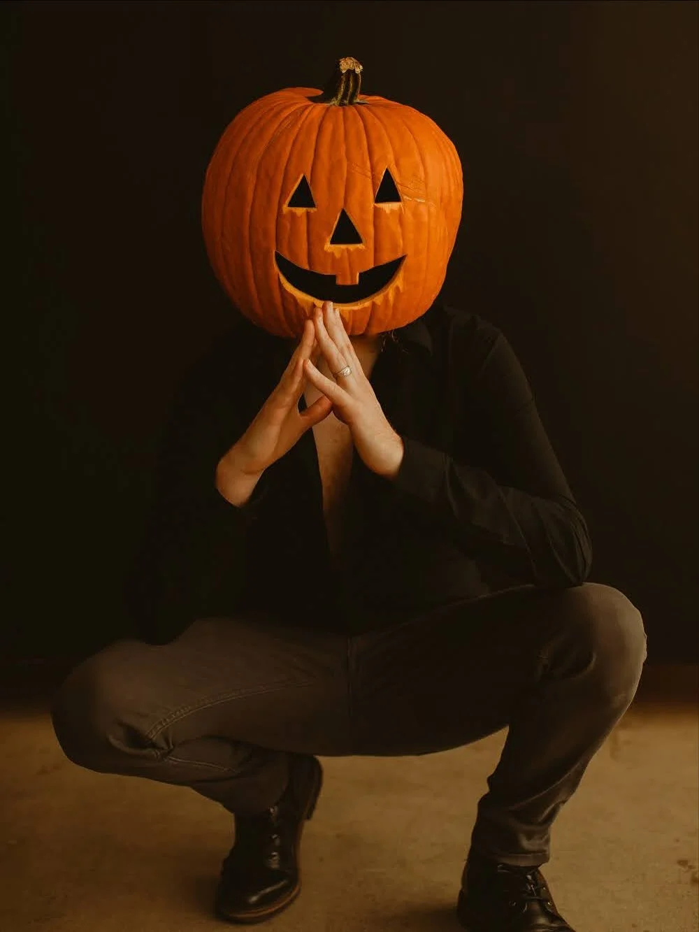 This is my attempt at reclaiming the meme! 😜🎃
Bobby and I carved pumpkins and took these photos back in 2020.  I&rsquo;m thrilled that the one of him has become &ldquo;The Ween Approaches&rdquo; meme.
@creativespacestudios.co
