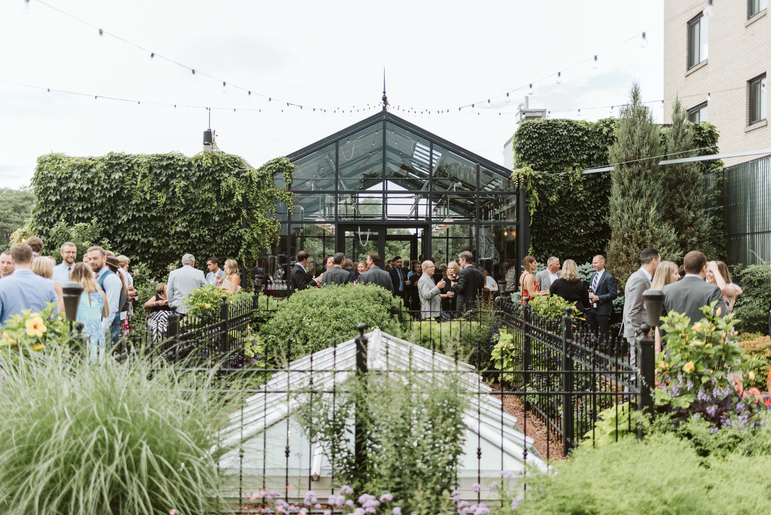The Atrium Milwaukee Wisconsin Wedding Gavyn Taylor Photo