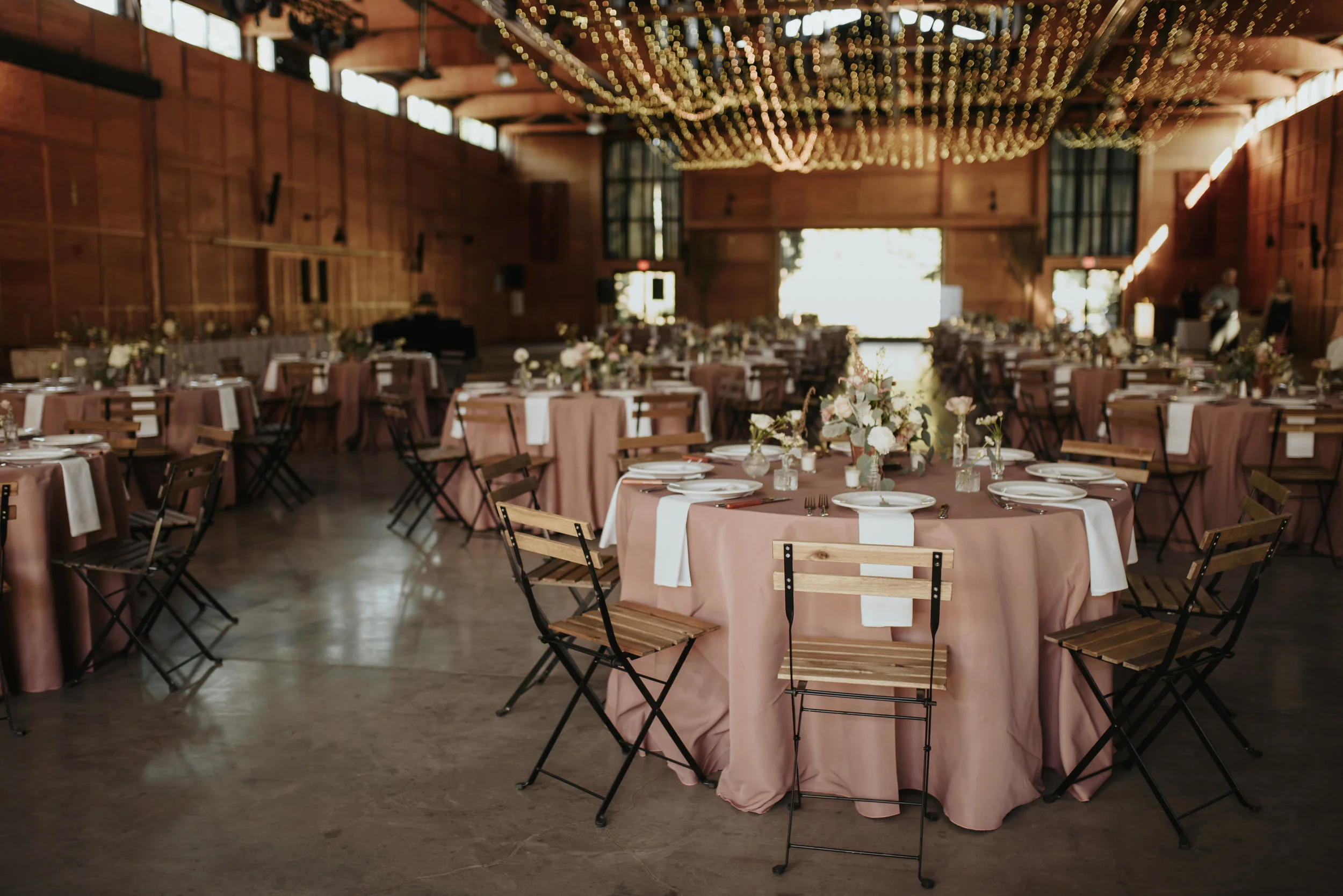 dawn-photo-oregon-gardens-cara-skylen-reception-6.jpg