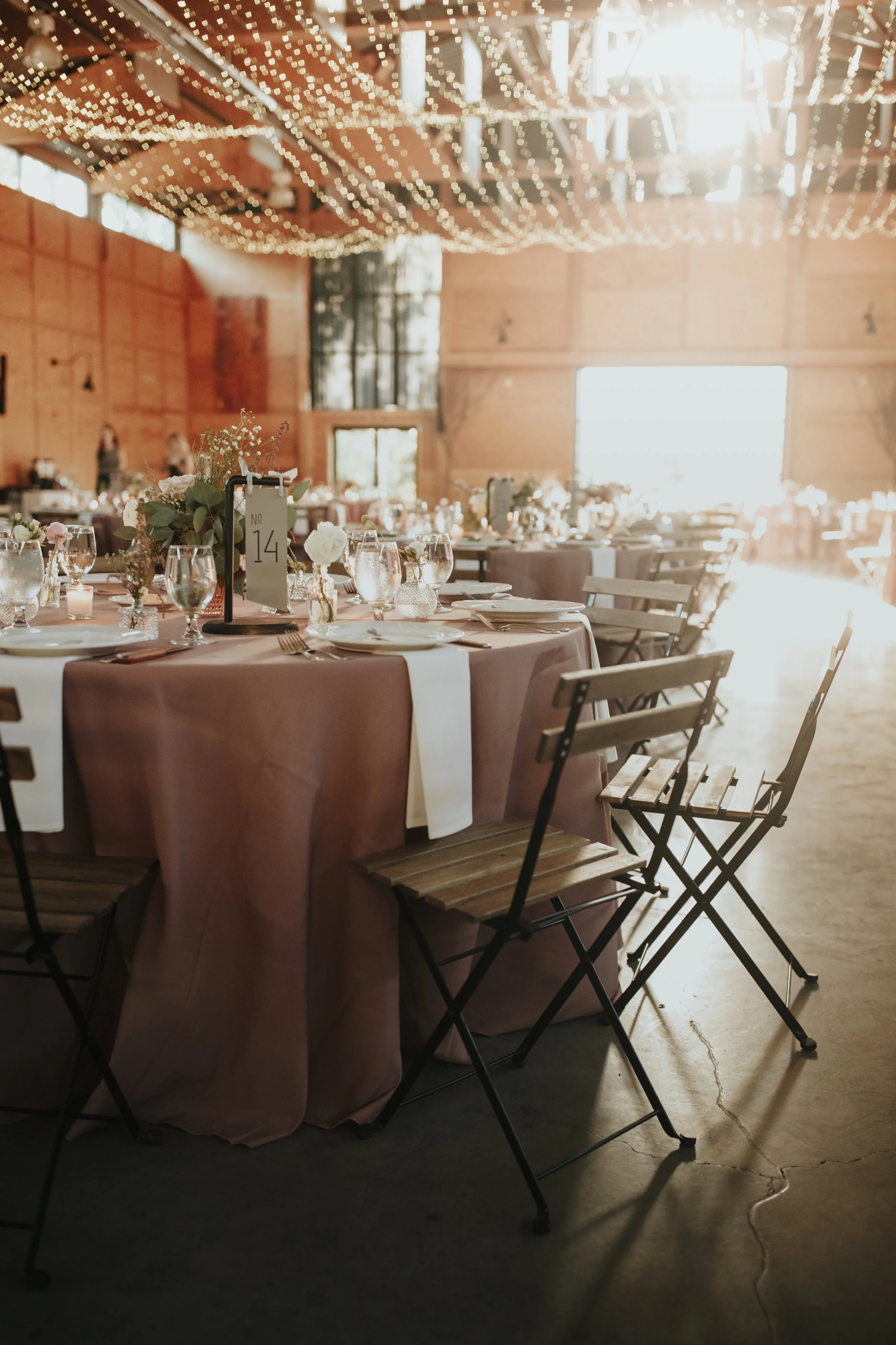 dawn-photo-oregon-gardens-cara-skylen-reception-48.jpg