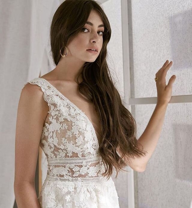 This gorgeous Boho chic wedding gown is in store in size 16, from our #whiteaprilbridal collection @thecompletebridal #bridal #bridalgown #weddingdress #weddingdressshopping #perthbridal #bridalshop #bride #weddingandbride