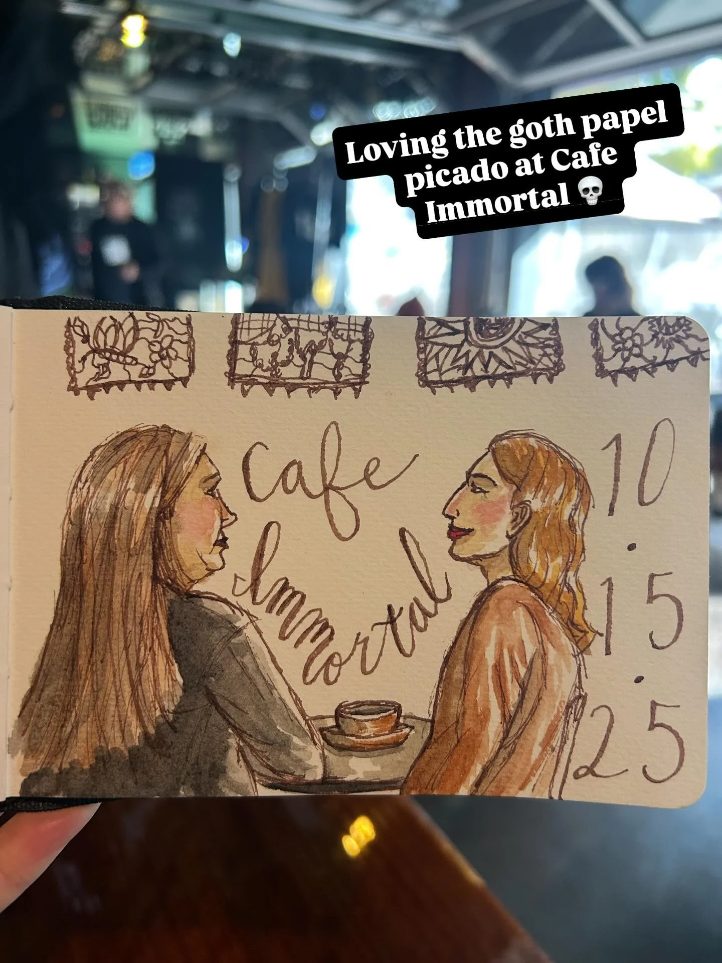 Autumn is in the air! 🎃👻🍂 

I&rsquo;ve been enjoying my landscape orientation sketchbook to draw people sitting together at cafes. Still debating on switching to a portrait orientation for my next A6 watercolor sketchbook. I thought the landscape 