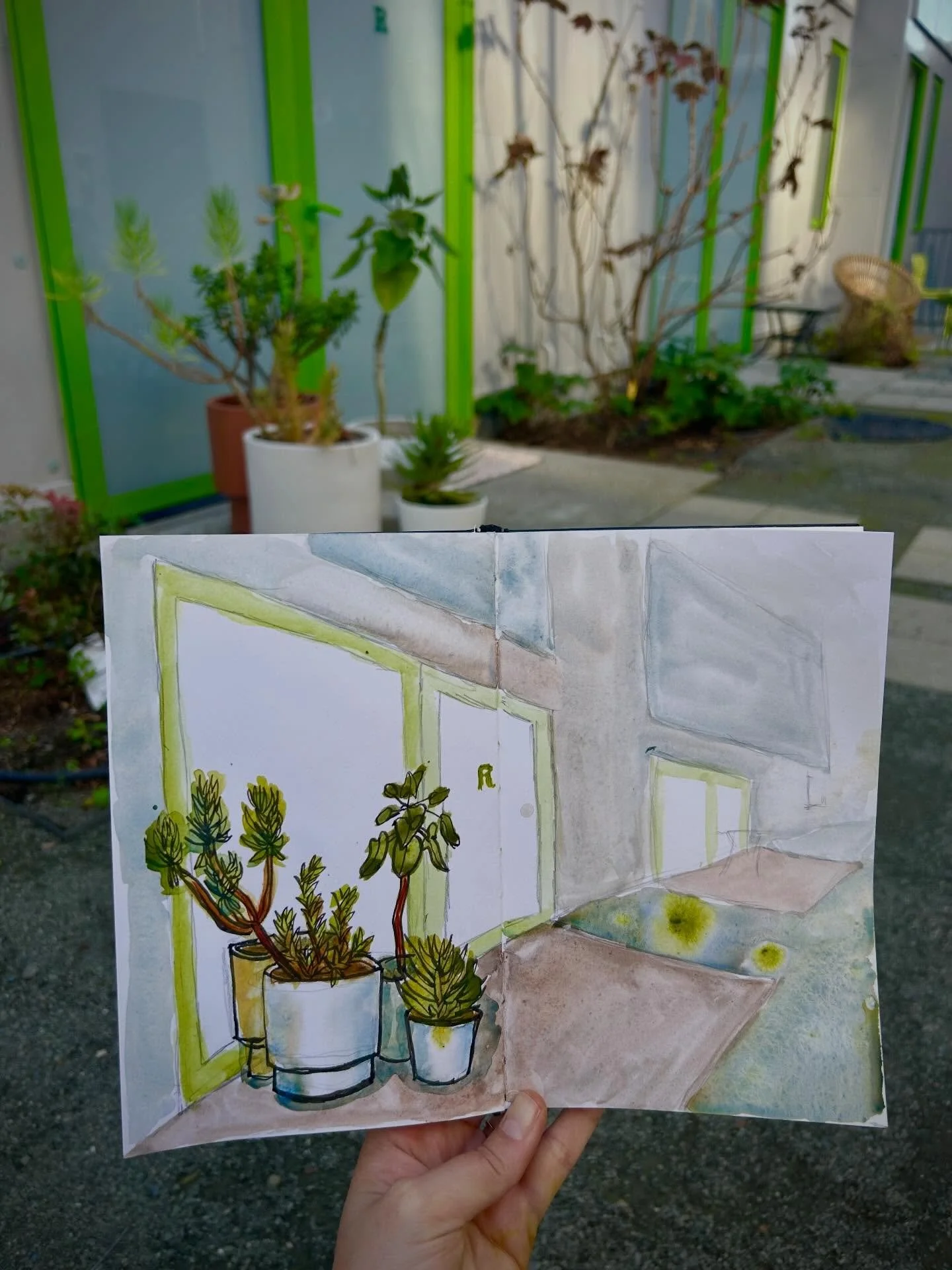 I learned so much from @suhitasketch workshop in the @drawtogether.studio this Sunday. Some of my biggest takeaways:

-Perspective lines can help to emphasize the focal point or tell a story. In the first photo, I tried to find a way to emphasize the