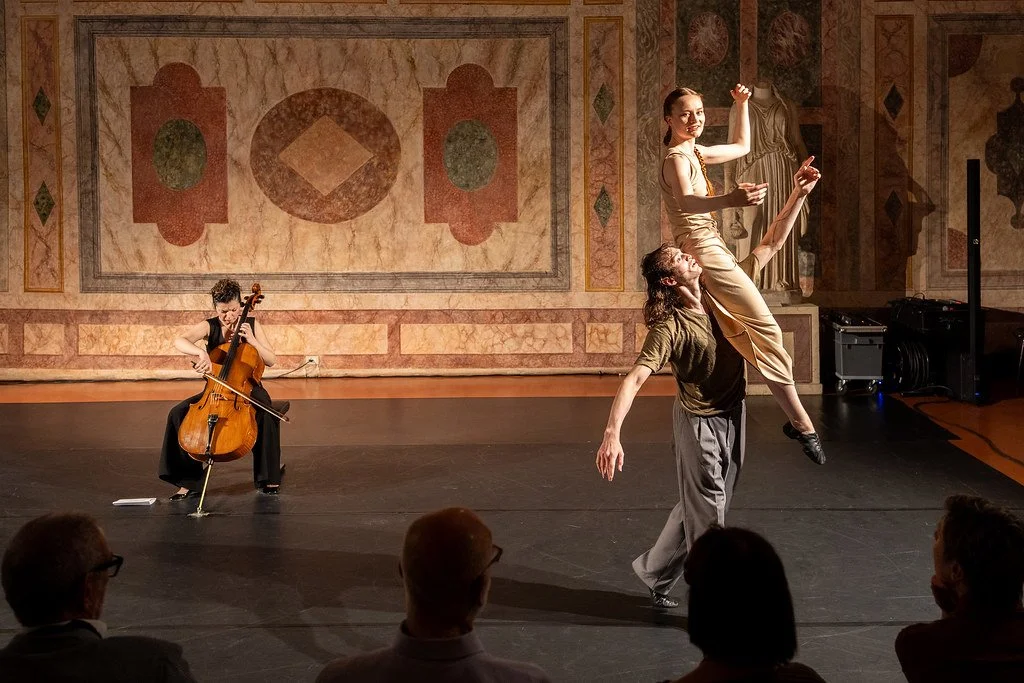 Lumen et Umbra, a unifying dialogue of cello and dance