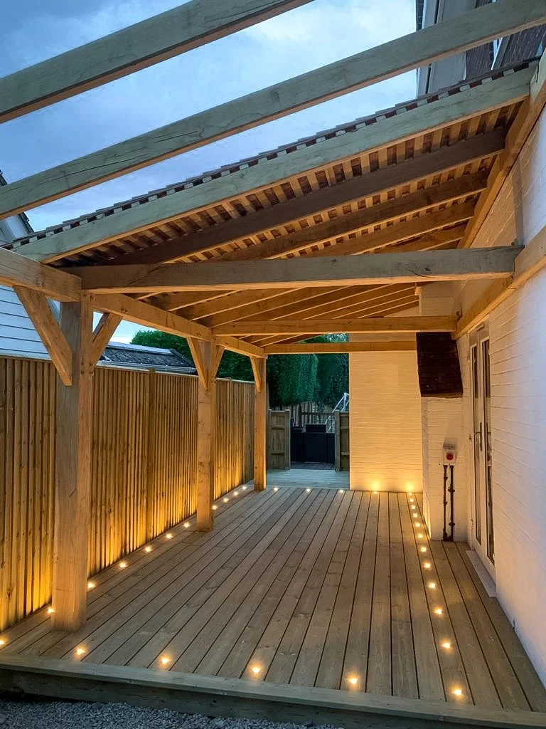 The Lean-to Oak Structure