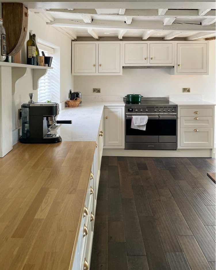 I have been reflecting on the kitchens of my previous clients as I start a new project; this kitchen was designed, built and finished with just the right amount of 'out of the ordinary'. Together we designed new cupboards, drawers, and shelves, worki