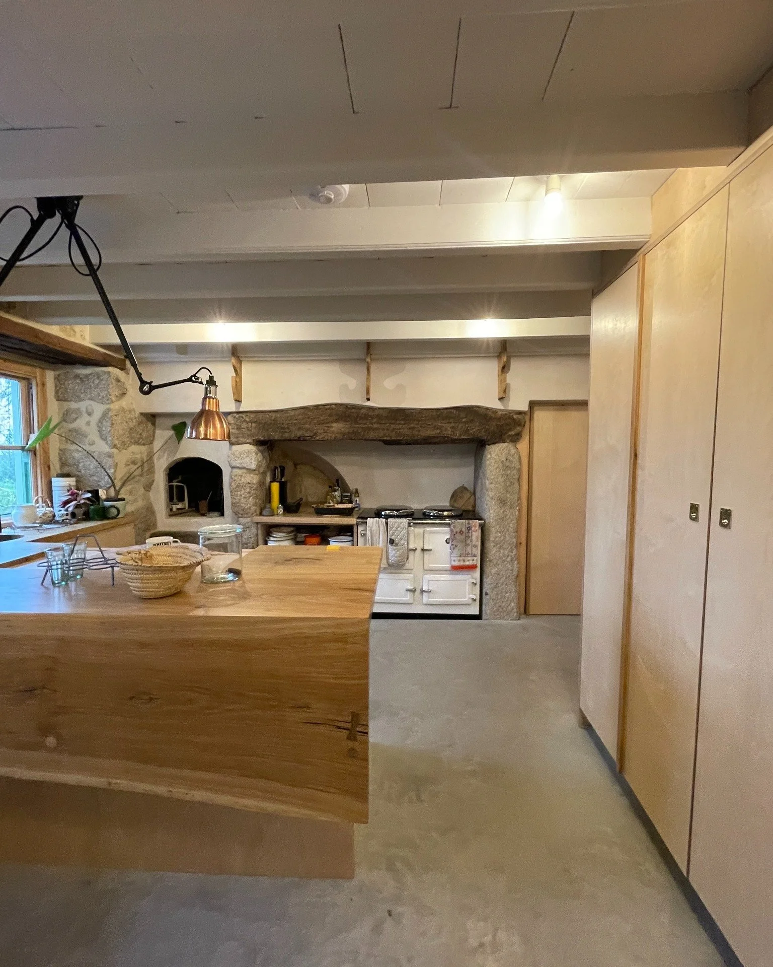 Once the shell of a project is complete, I often move inside.

From bespoke kitchens and fitted cabinetry to oak panelling and one-off furniture, I enjoy creating interiors that feel as though they've always belonged in the space.

Every piece is mad
