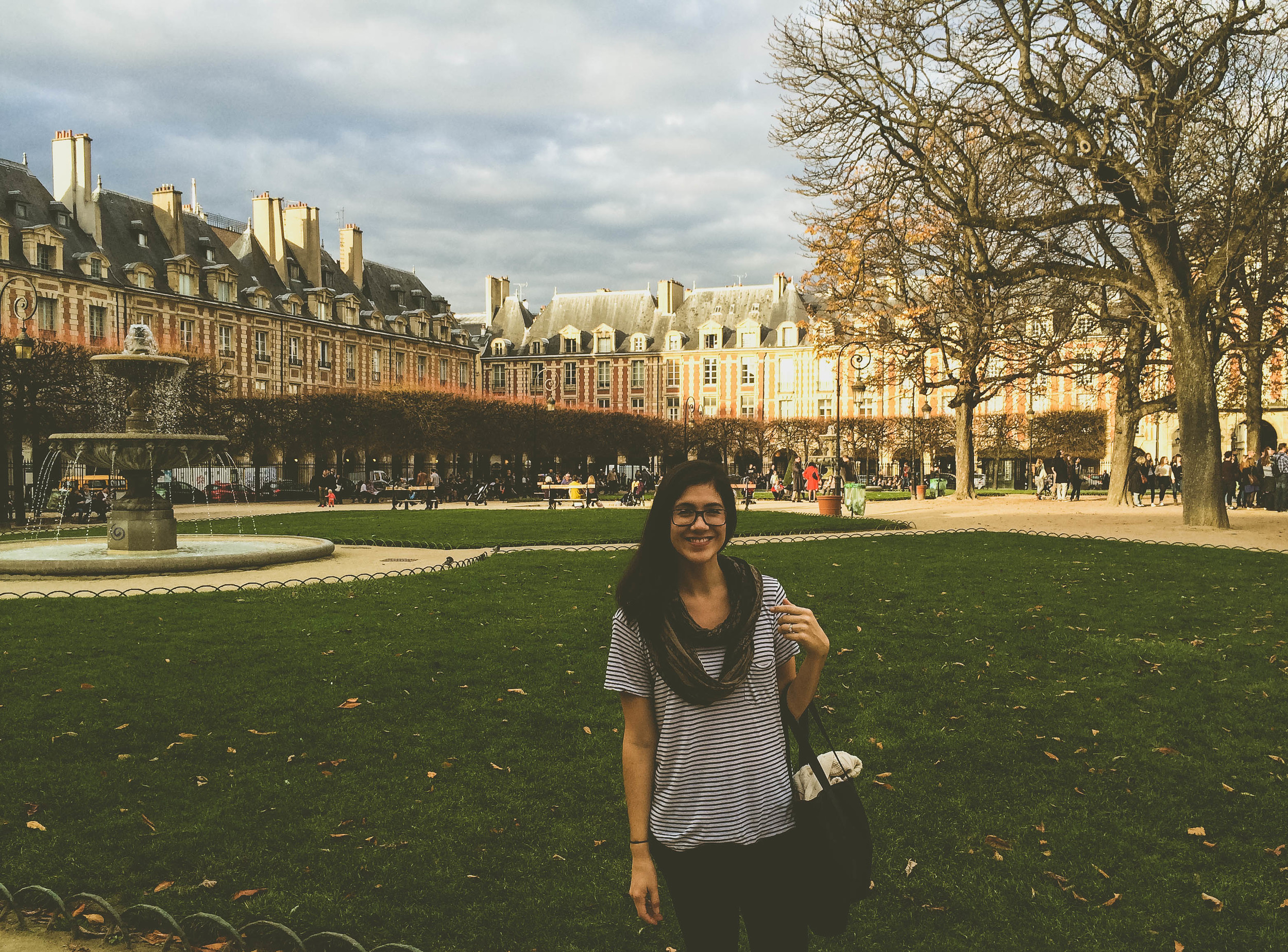 Whitney in Place des Vosges