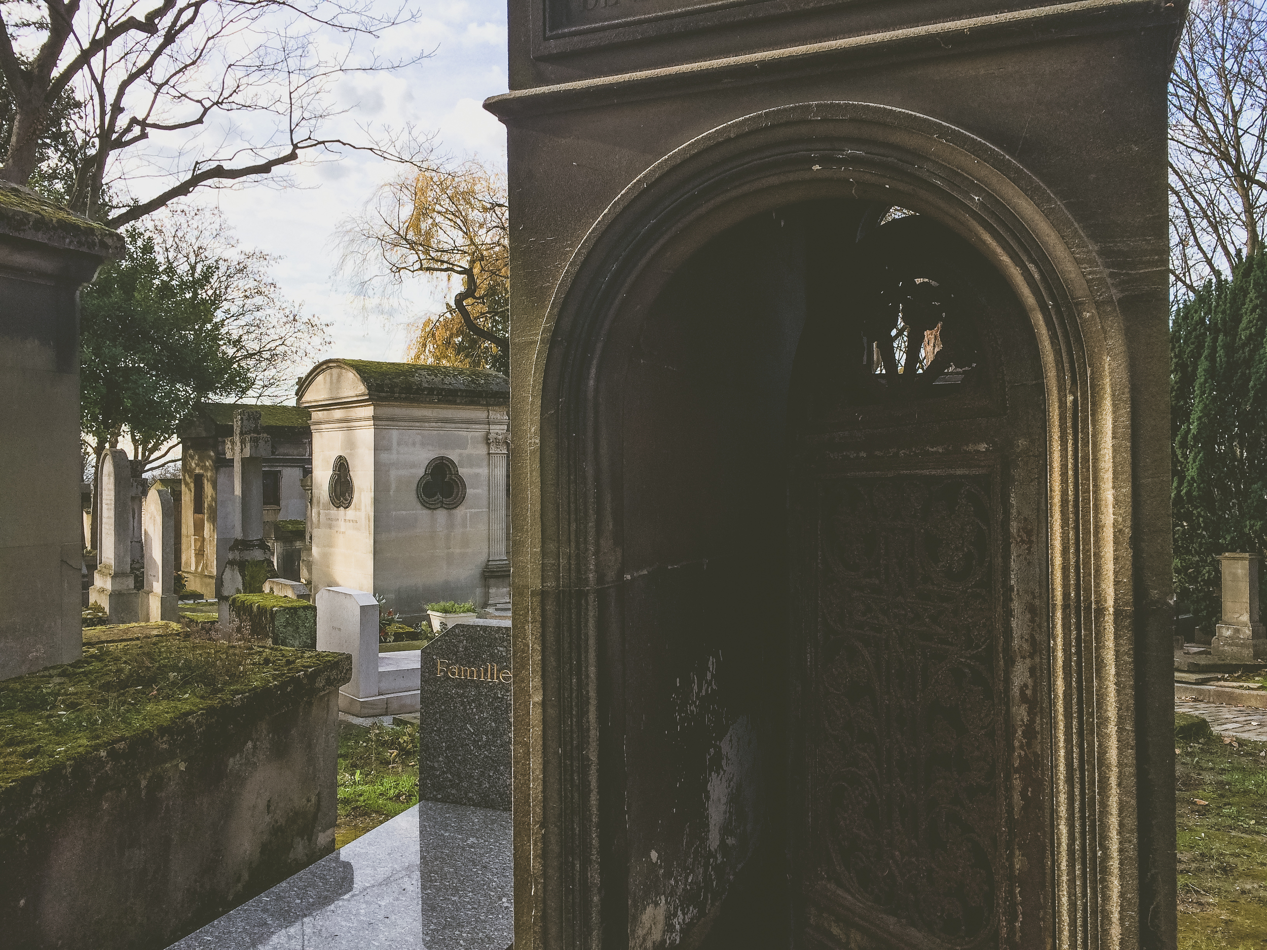 Pere Lachaise (10 of 15).jpg