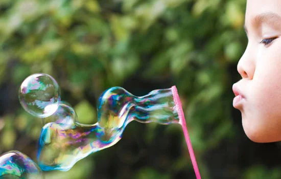 the-cover-guy-kids-children-blowing-bubbles.jpg