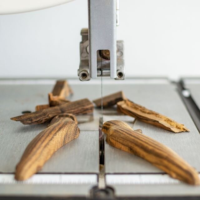 There is almost no wasted material in the making of an #Ergokiwi. ⠀
⠀
⠀
#bocote #handmade #craft #designer#innovation #making #maker #beauty #knife#papercutting #woodworking #craft #new#precision #paper #papercut #design #architecture#madeinusa #diy 
