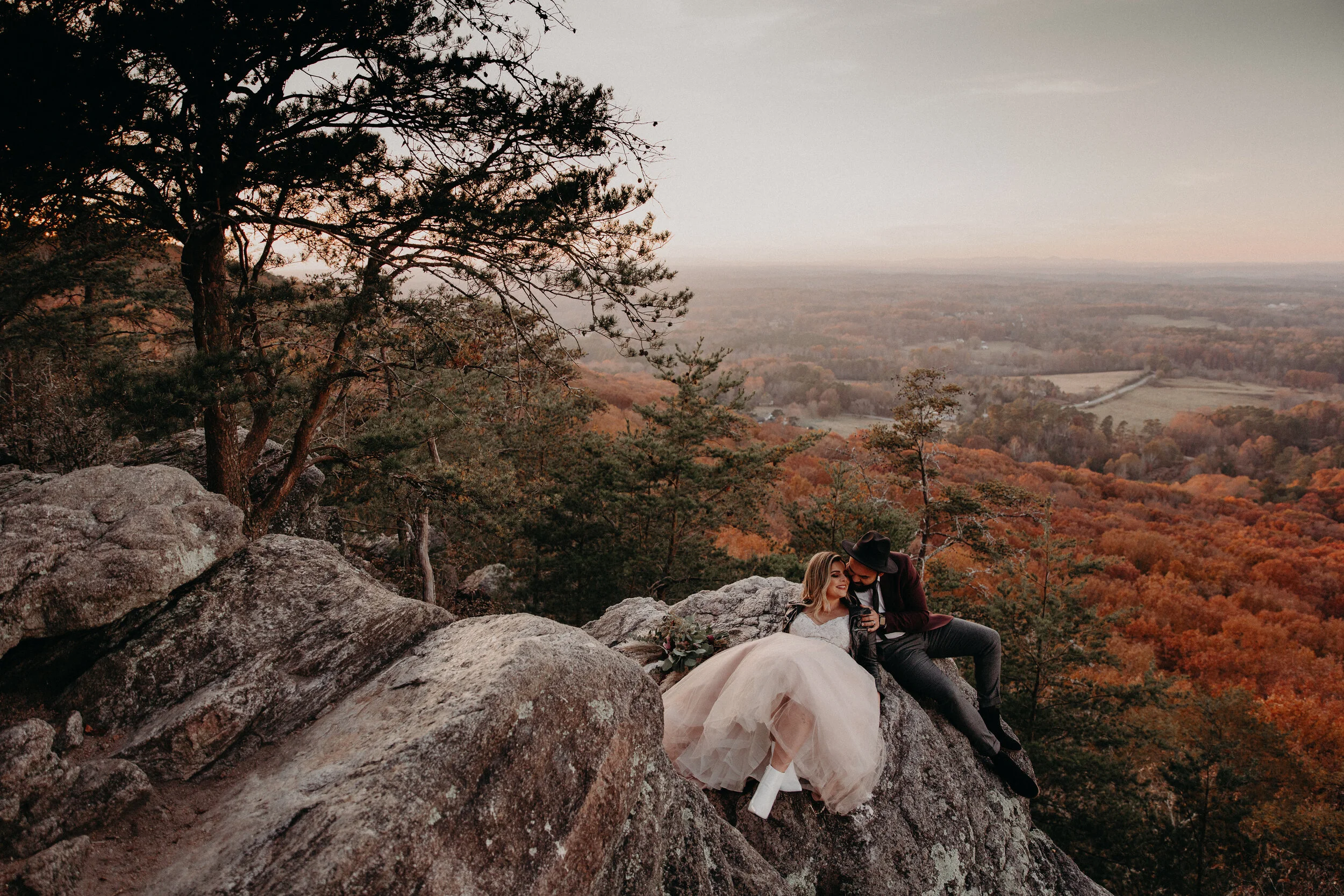 Hellen_Rafael_Sawnee_Mountain_Aline_Marin_photography-107.JPG