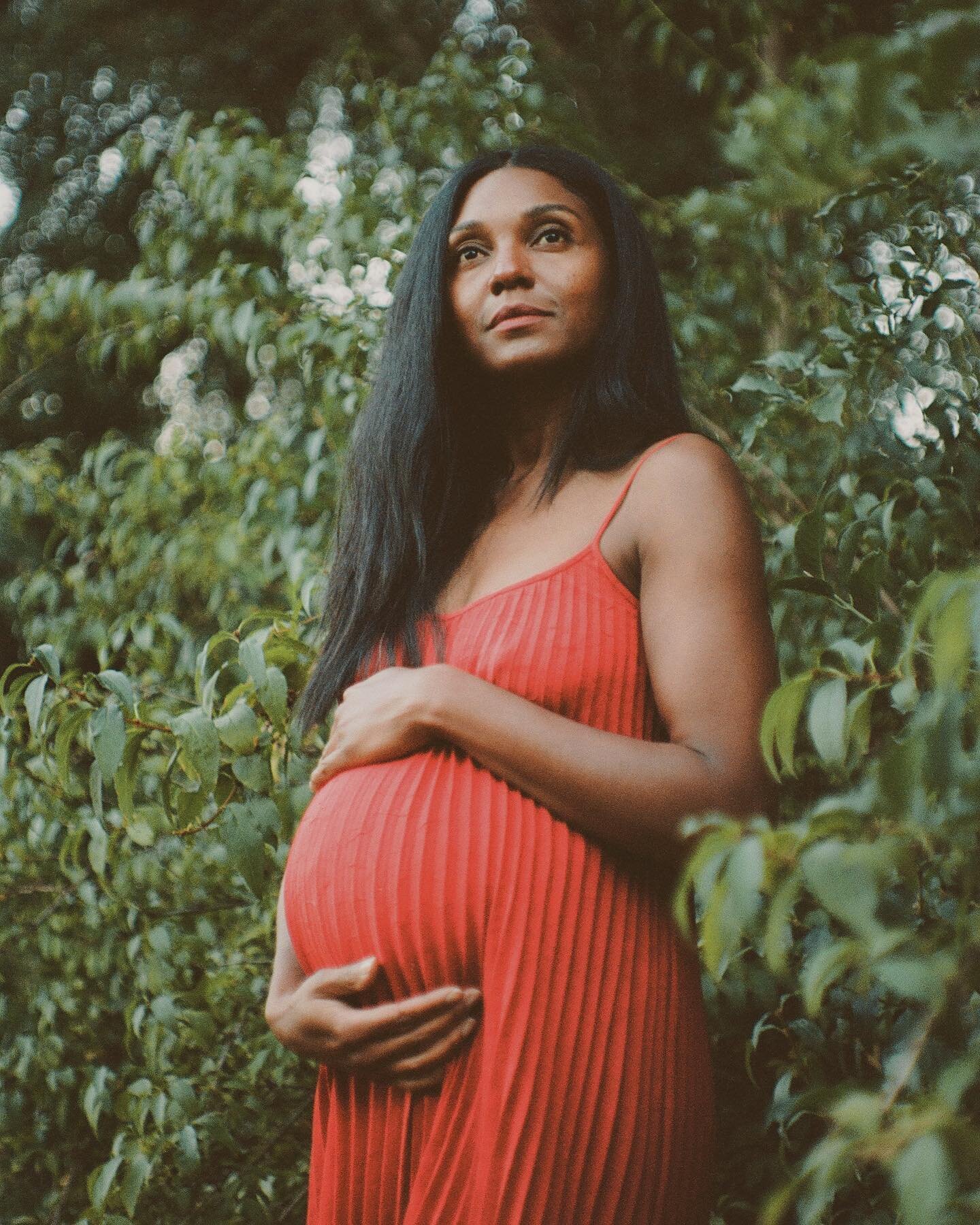 This body is my home. 

Photo| @ellenbhansen 

.
.
.
.
.
#love #blackmama #mothers #realtalk #pregnancy #fullheart #babygirl #bless #grateful #freedom #thislife #naturals #ishare #momlife #IAMAMOTHER #family #lookslikefilm #filmphotography #thrive #w