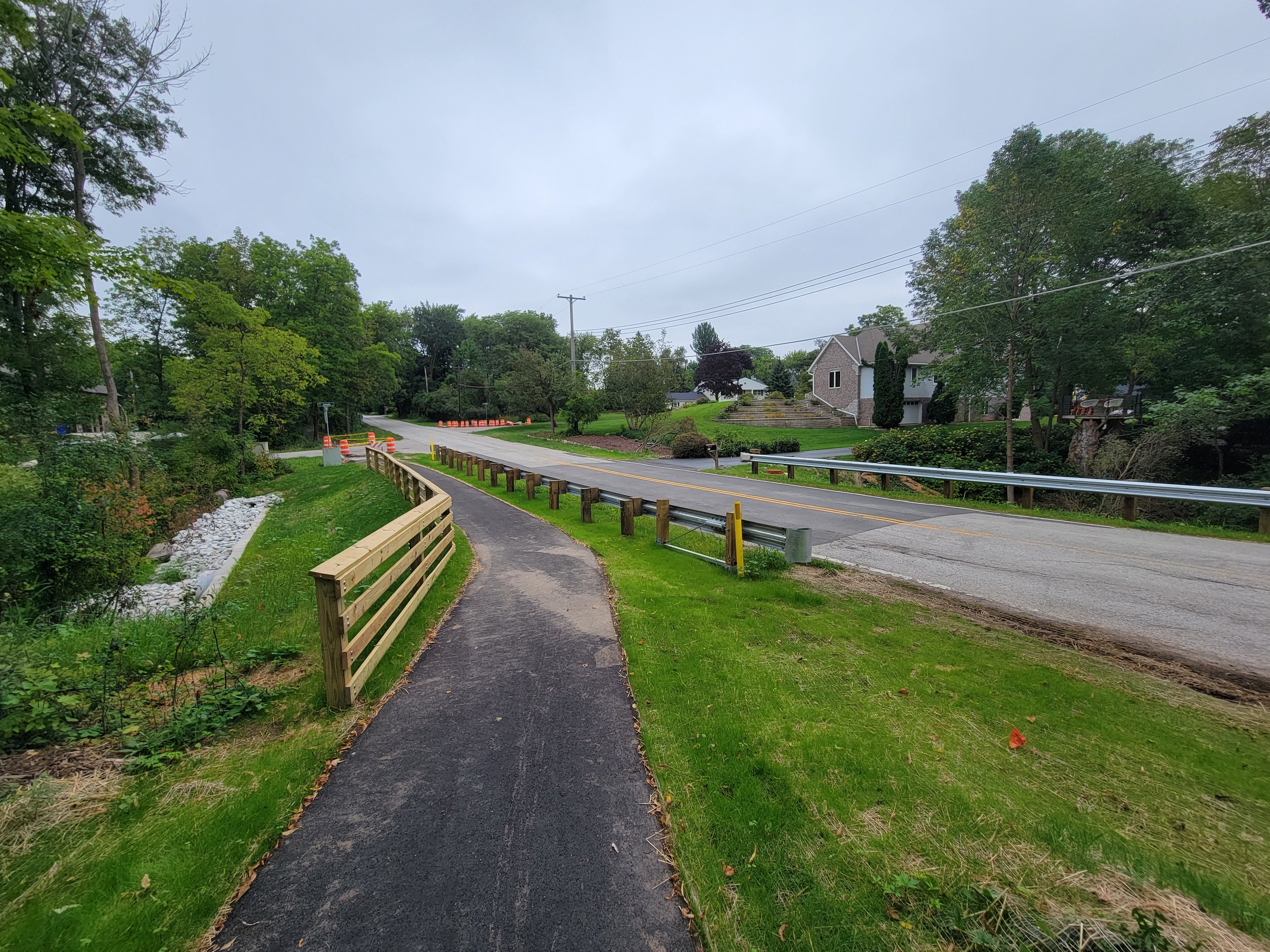 Highland Drive North Pedestrian Pathway — Ruekert & Mielke, Inc.