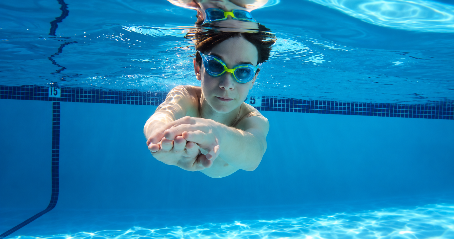 Bradley Swimming under water